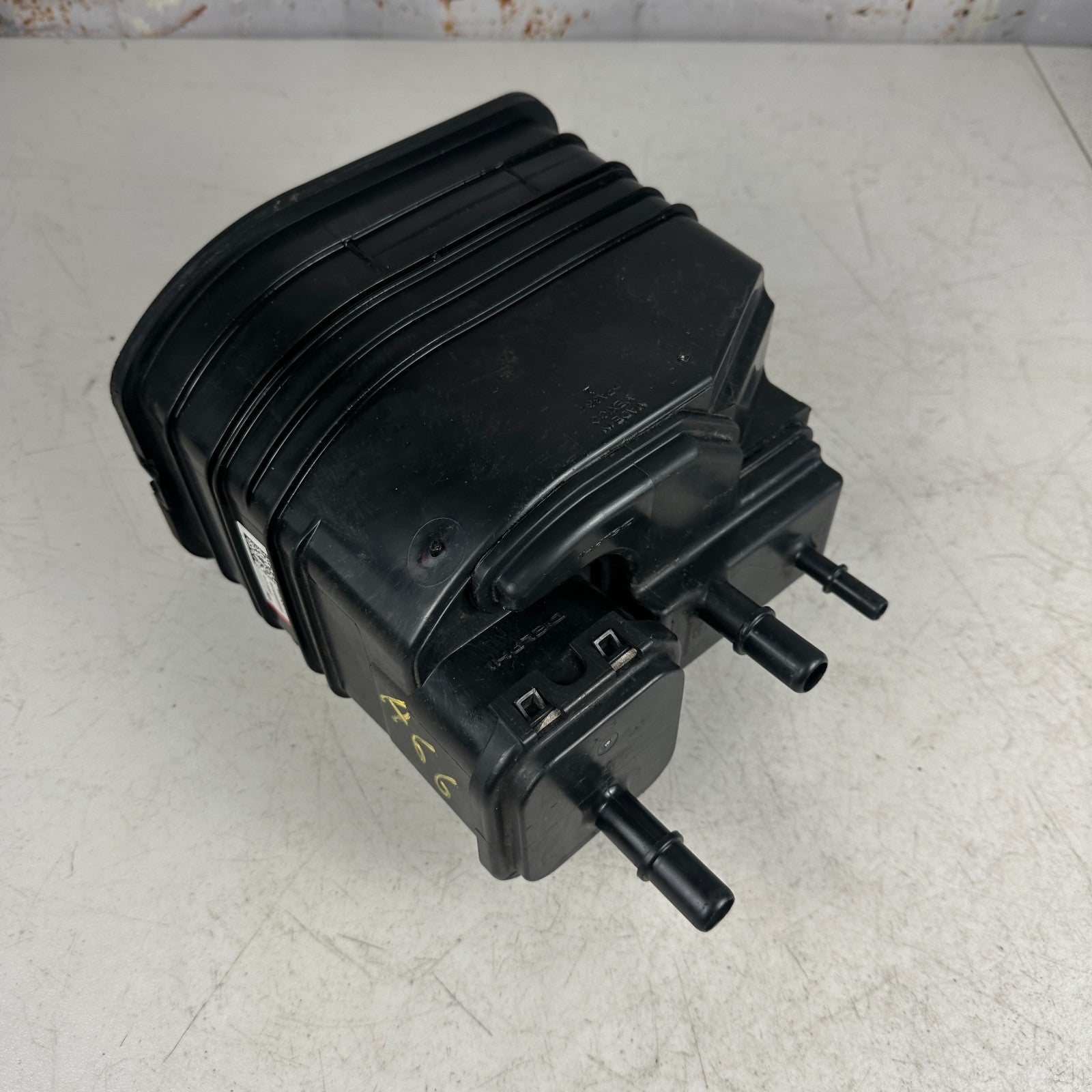 2018-2024 CHEVROLET CAMARO FUEL VAPOR EVAPORATOR CHARCOAL CANISTER 84082814 OEM