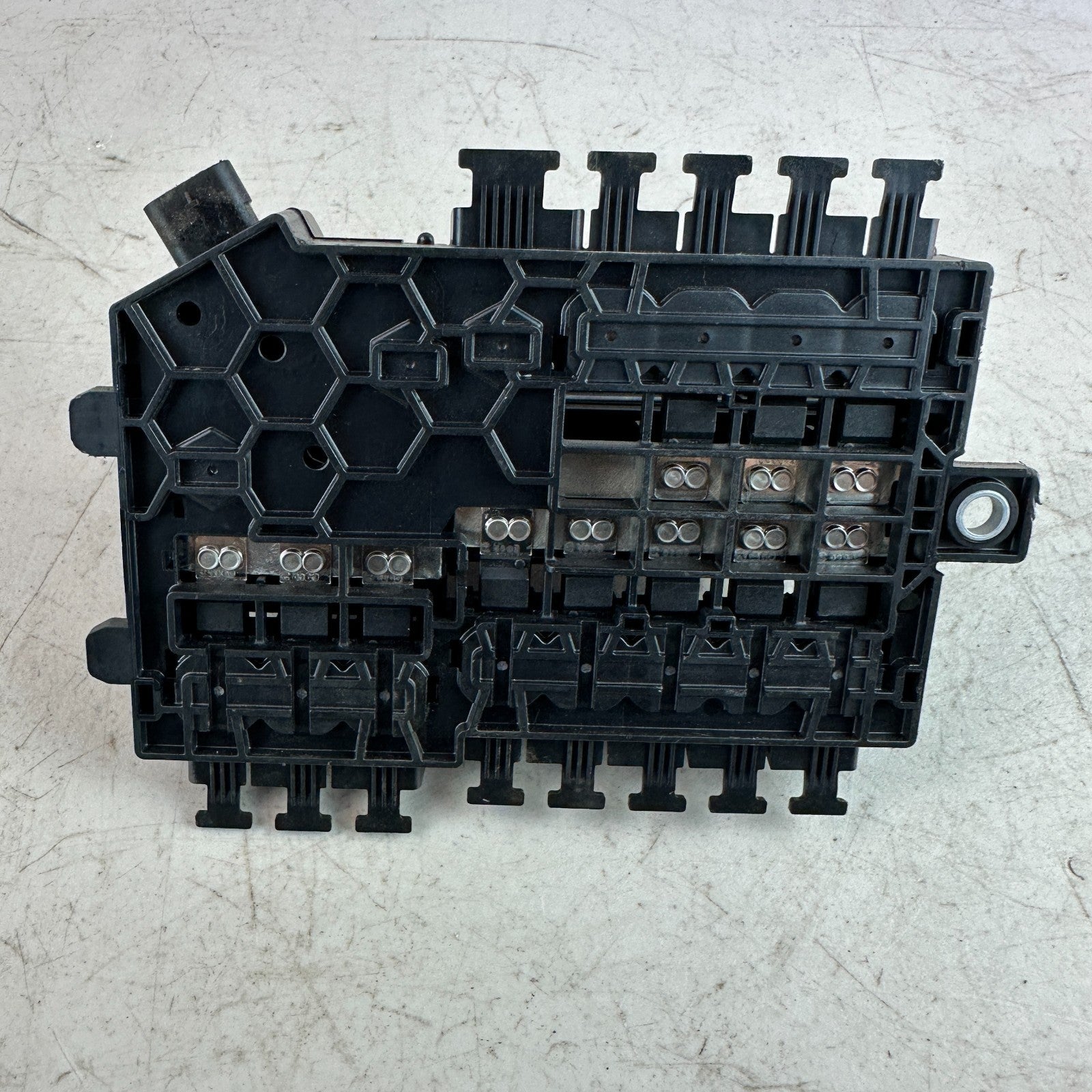 2015-2021 MERCEDES W205 C300 POWER DISTRIBUTION FUSE BOX JUNCTION BLOCK OEM