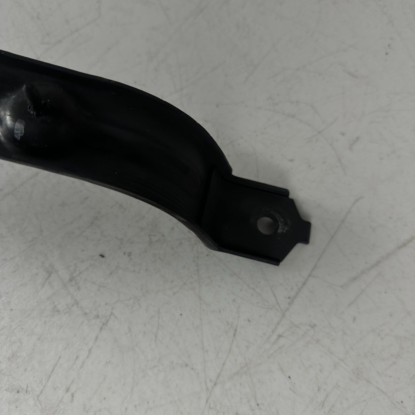 2016-2023 CHEVROLET CAMARO RWD REAR FUEL GAS TANK SUPPORT BRACKET STRAP OEM