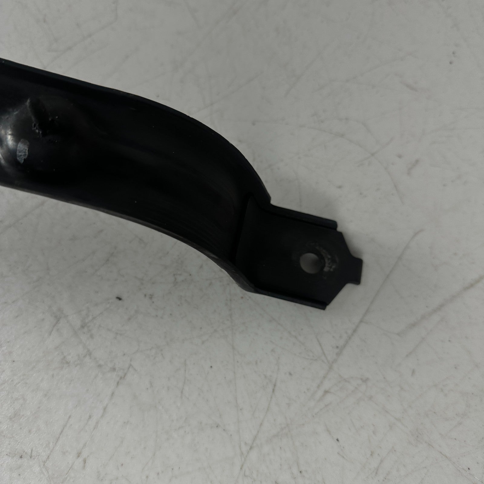 2016-2023 CHEVROLET CAMARO RWD REAR FUEL GAS TANK SUPPORT BRACKET STRAP OEM