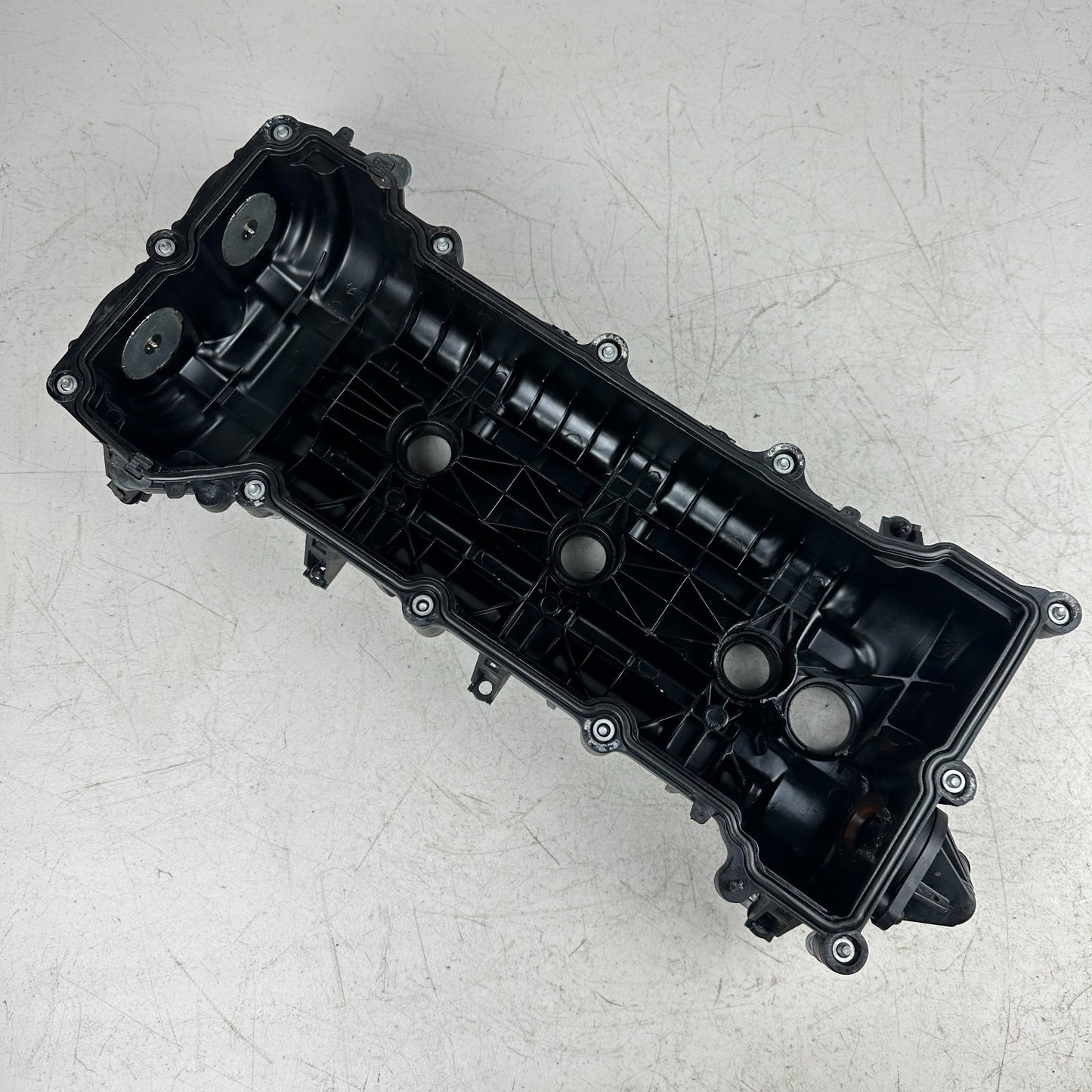 2012-2023 DODGE CHARGER 3.6L V6 RIGHT SIDE ENGINE CYLINDER HEAD VALVE COVER OEM