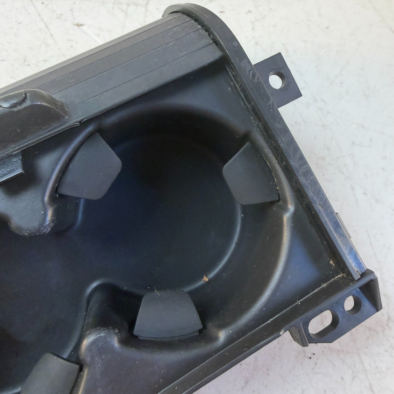 2005-2013 CHEVROLET CORVETTE C6 CENTER CONSOLE DUAL CUP HOLDER ASSY OEM 10324517