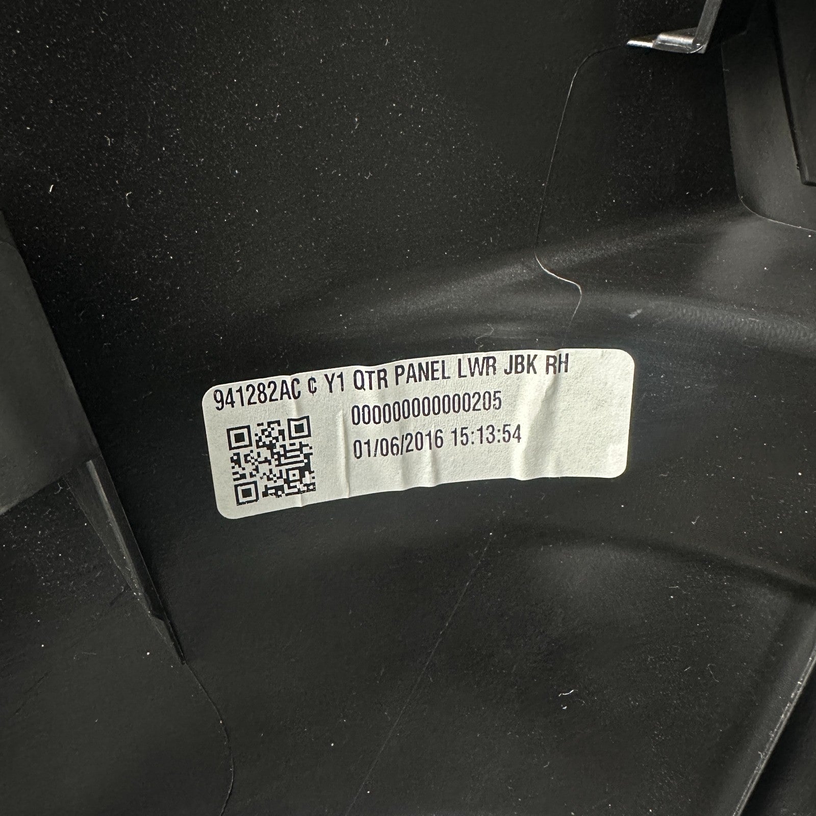 14-19 CHEVROLET CORVETTE C7 RIGHT PASSENGER SIDE LOWER QUARTER TRIM PANEL OEM