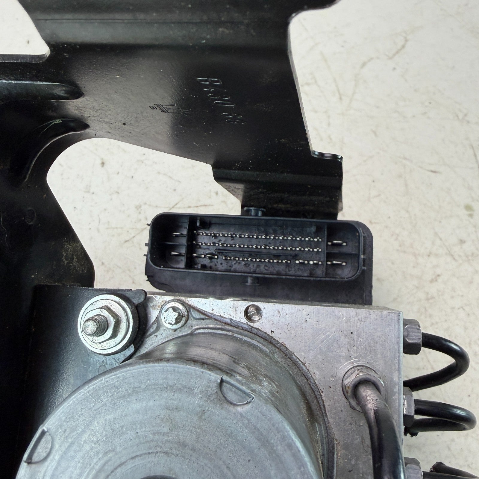 2017-20 MASERATI LEVANTE AWD ABS ANTI-LOCK BRAKE PUMP MODULE 6701037380 3.0L OEM