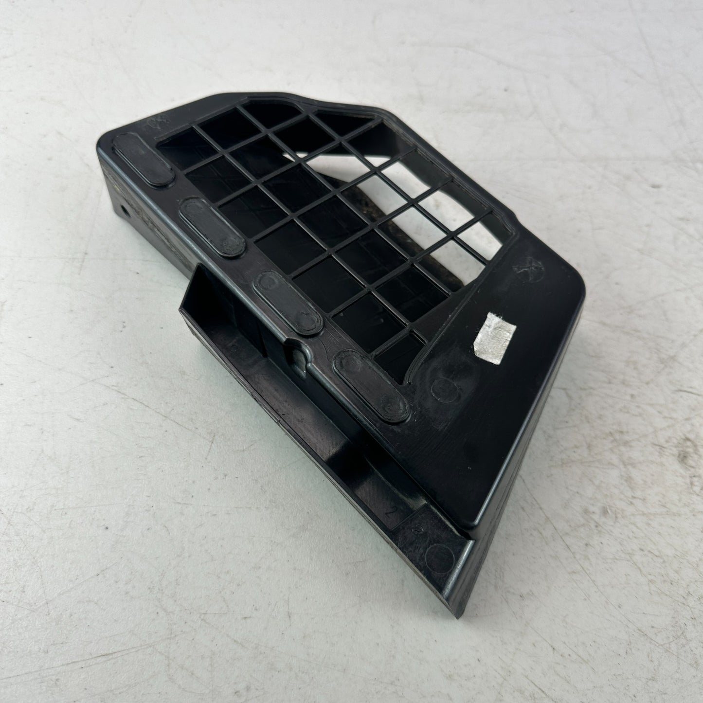 2016-2024 CHEVROLET CAMARO FRONT RIGHT SIDE COWL VENT GRILLE PANEL 23348431 OEM