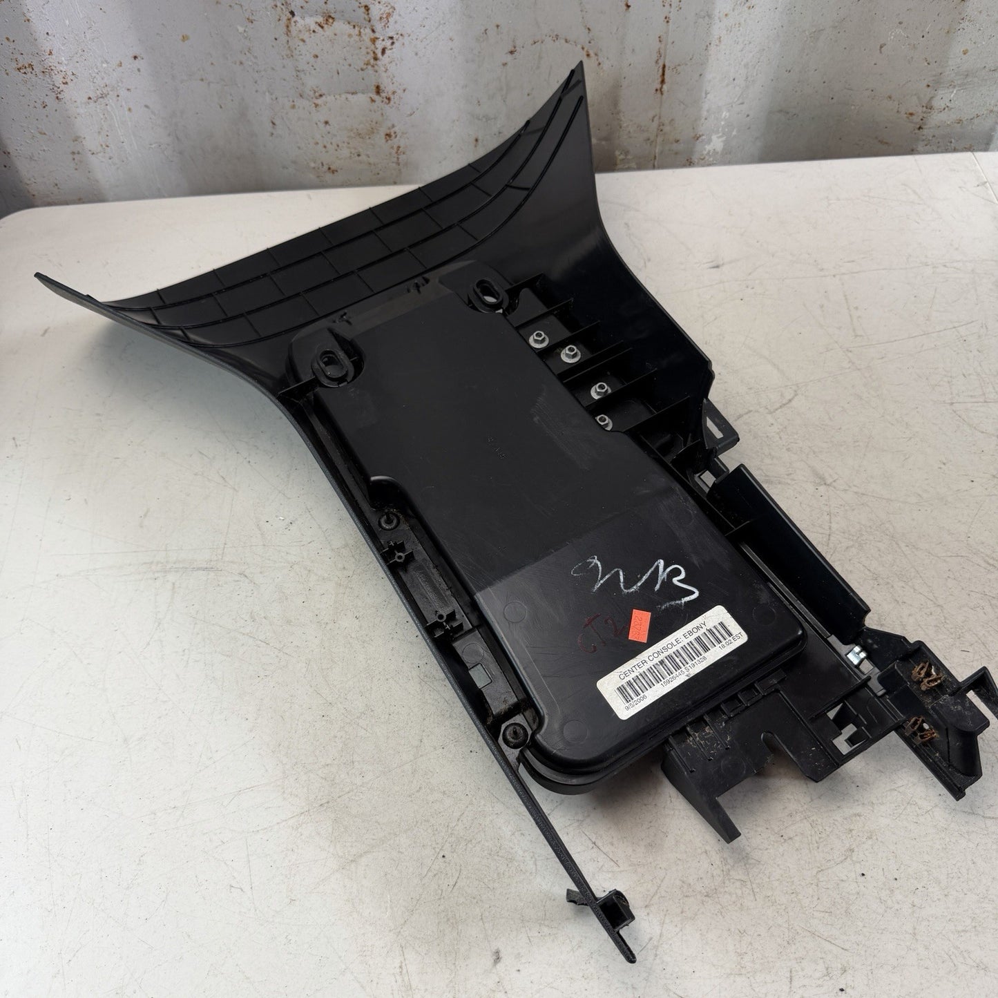 05-10 CHEVROLET CORVETTE C6 FRONT CENTER CONSOLE ARM REST LID FRAME BLACK OEM