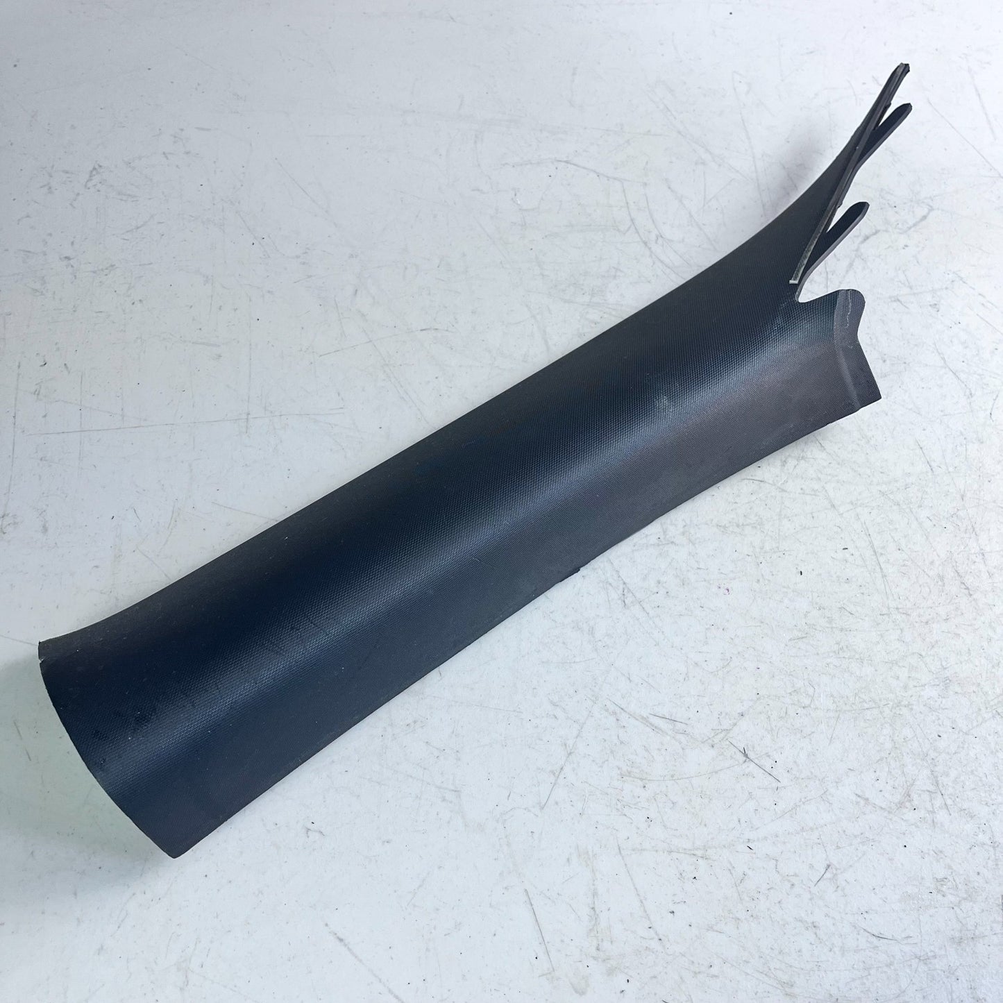 2010-2015 CHEVROLET CAMARO FRONT LEFT DRIVER SIDE A-PILLAR TRIM BLACK 20998050
