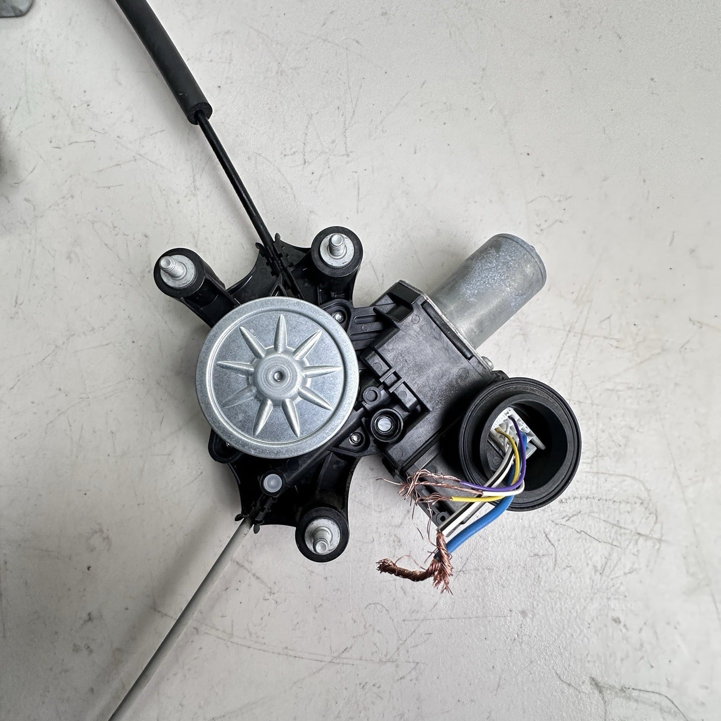 2020-22 TOYOTA COROLLA FRONT LEFT DRIVER SIDE DOOR WINDOW REGULATOR & MOTOR OEM