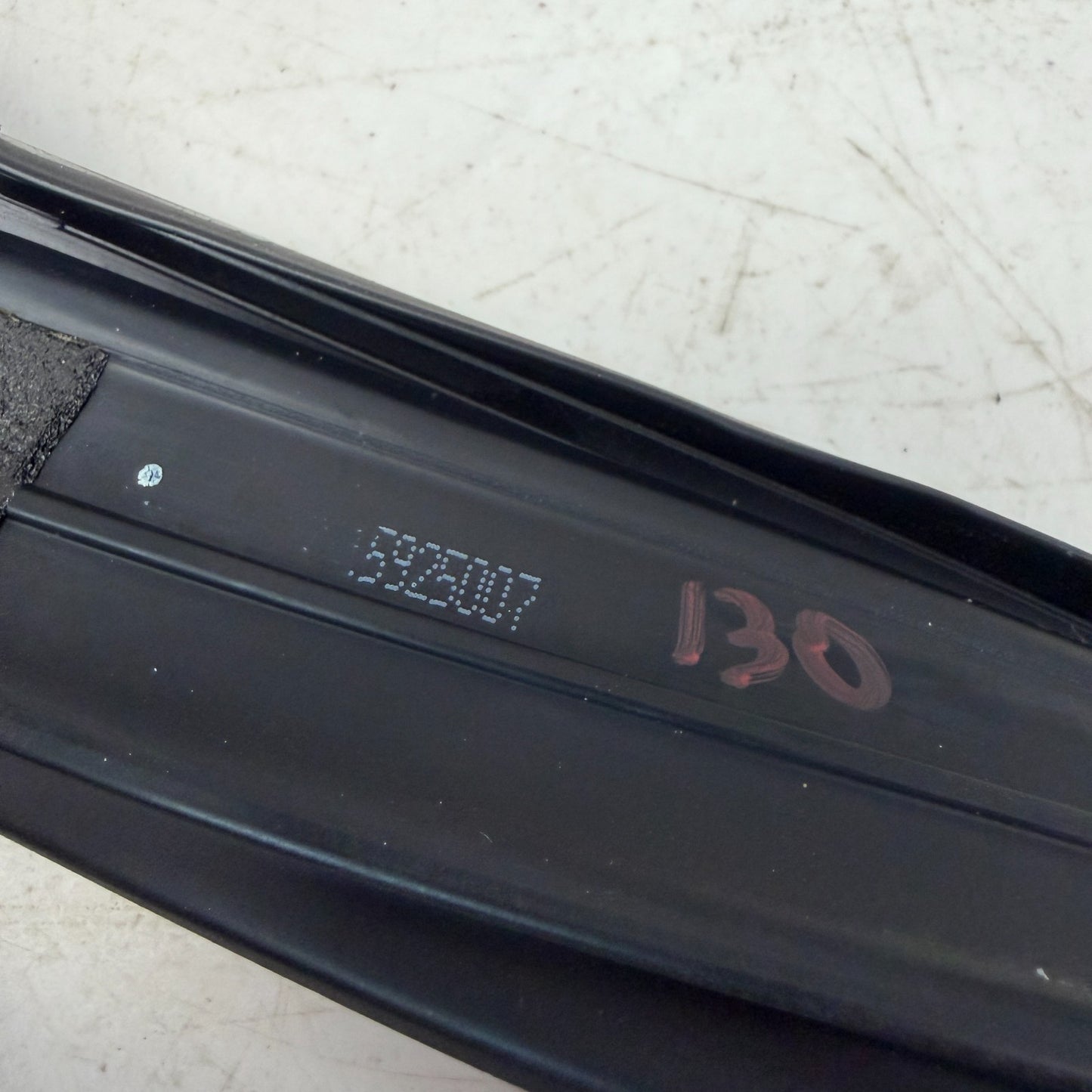 05-13 CHEVROLET CORVETTE C6 FRONT WINDSHIELD WEATHERSTRIP RUBBER SEAL BLACK OEM