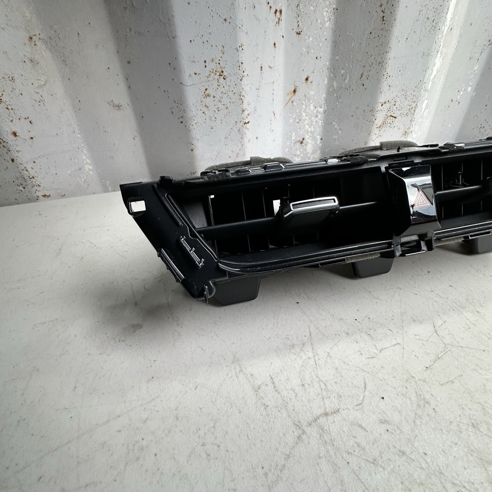 2020-2024 TOYOTA COROLLA CENTER DASH AIR AC VENT W/WARNING SWITCH 55670-12710