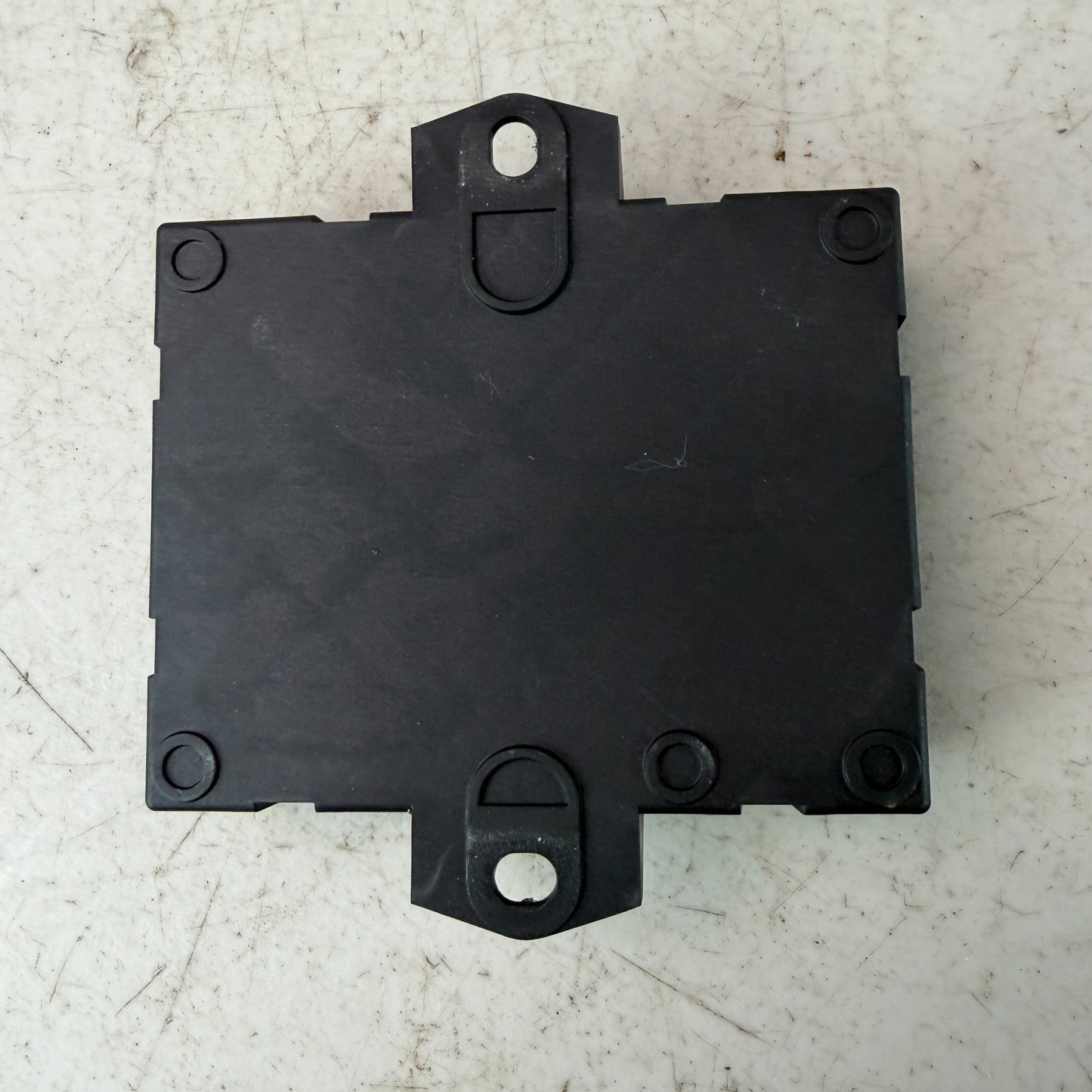 2017-2024 MASERATI LEVANTE TAILGATE LIFTGATE CONTROL MODULE UNIT 670108367 OEM