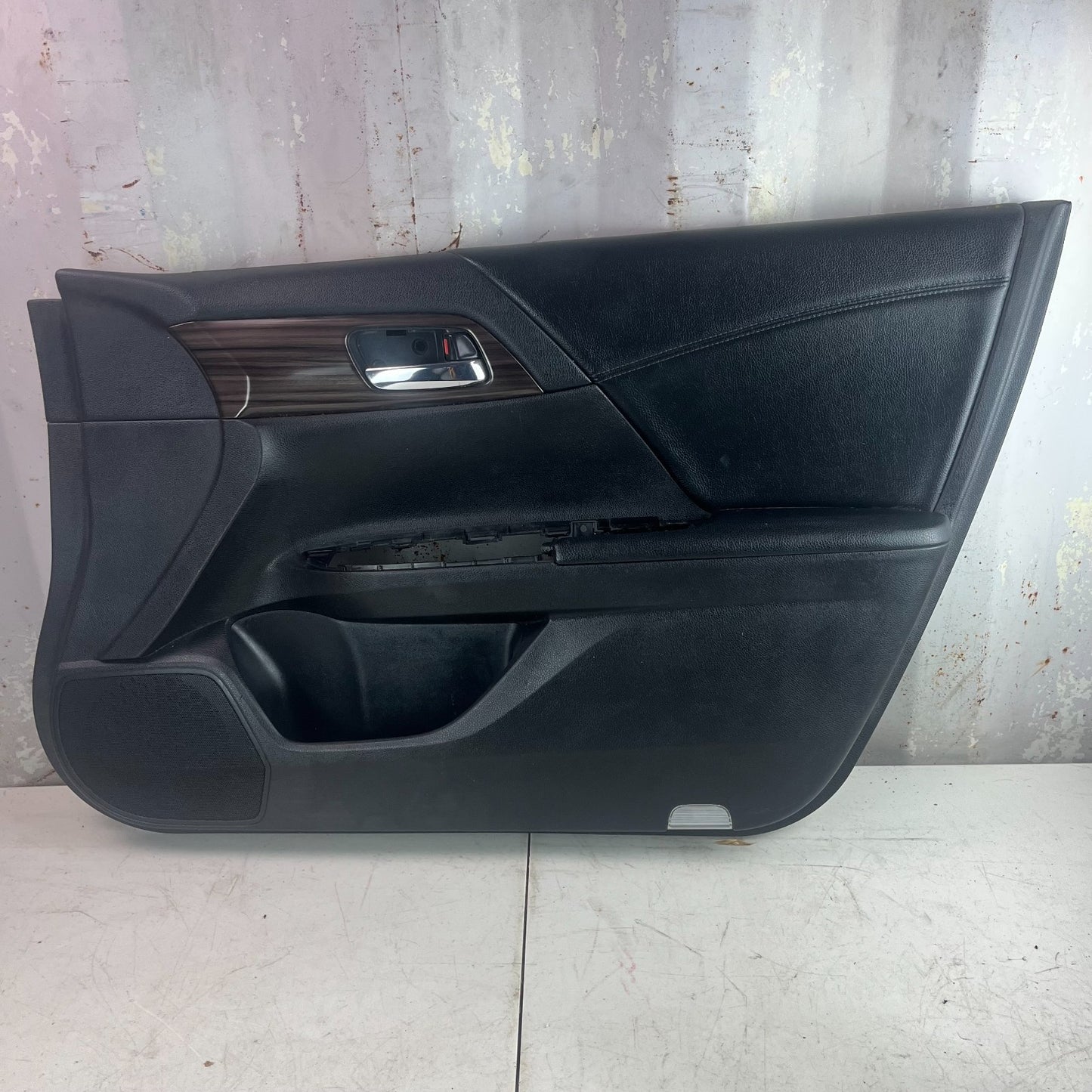 2013-2017 HONDA ACCORD FRONT RIGHT SIDE DOOR PANEL TRIM COVER 83500-T2A-A01 OEM