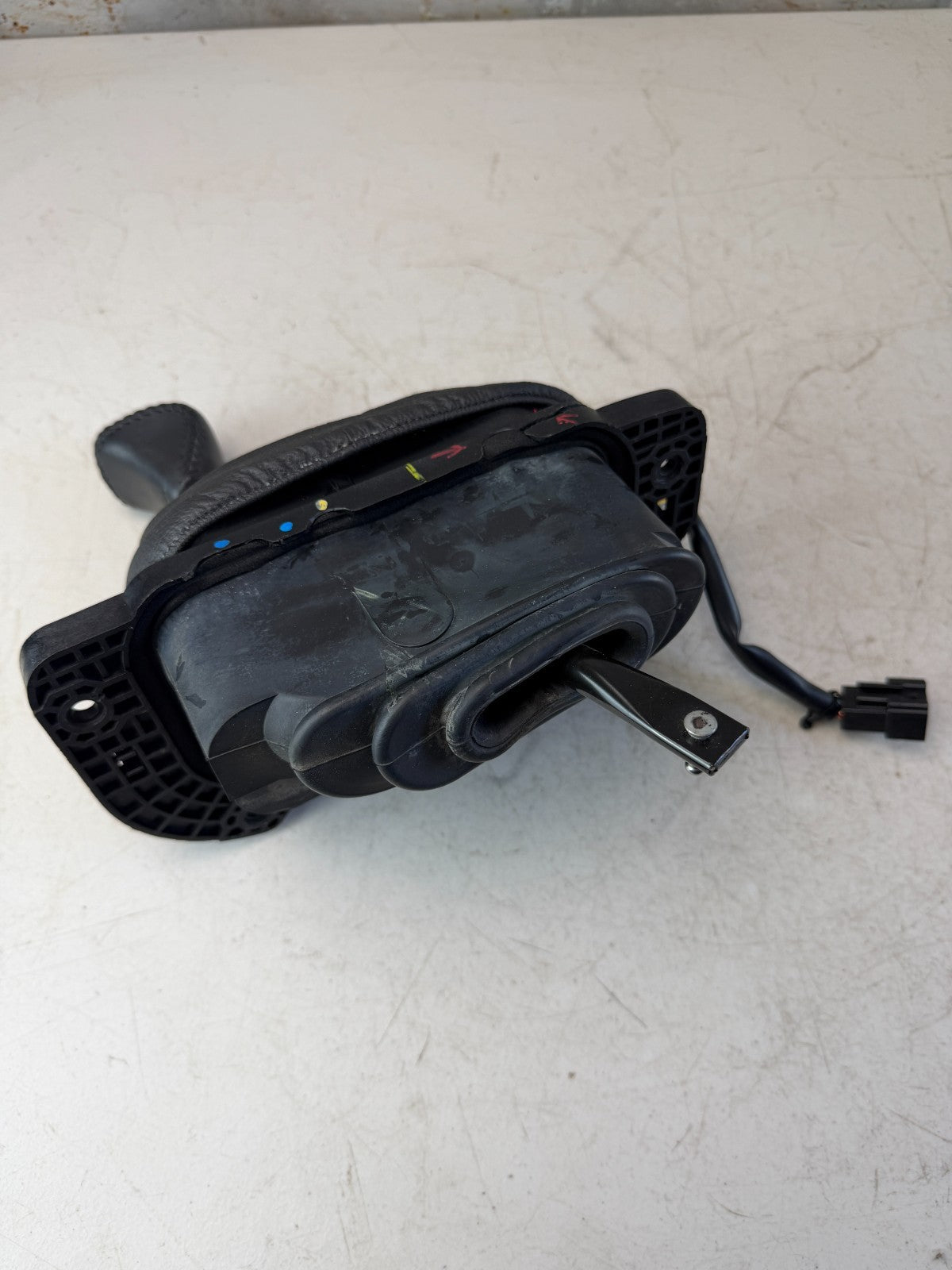 2005 Chevy CORVETTE C6 AUTOMATIC TRANSMISSION SHIFTER LEVER ASSEMBLY OEM 1 2 3