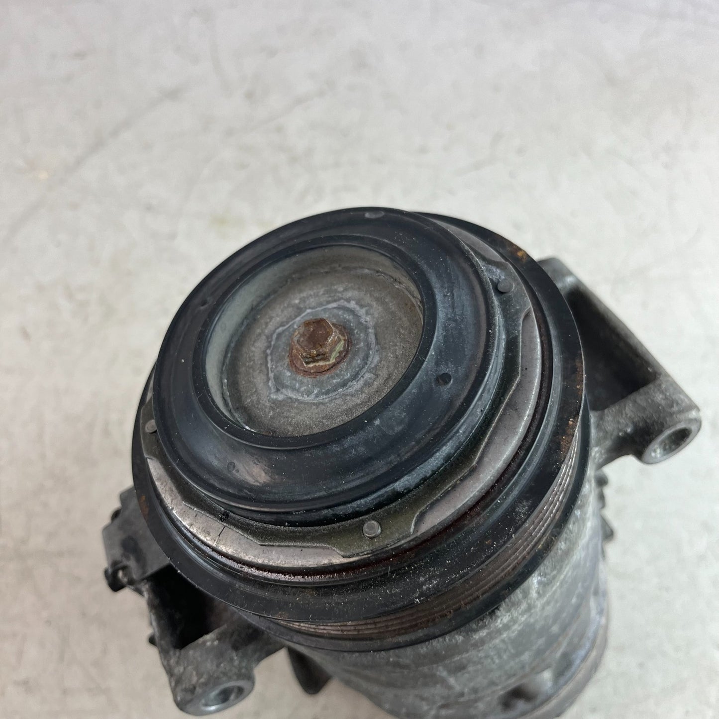 2015-2018 MERCEDES W205 C300 AIR CONDITIONING AC A/C COMPRESSOR A0032306911 OEM