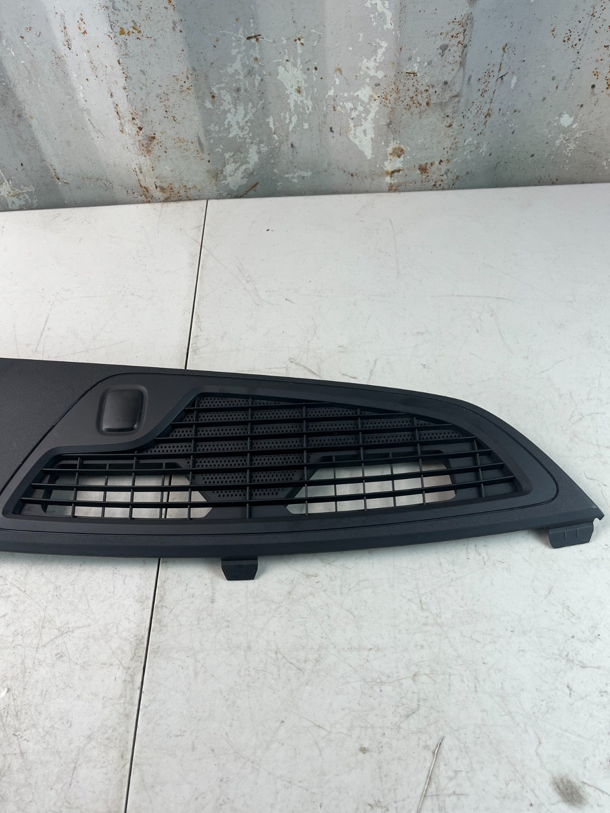 2016-24 CHEVROLET CAMARO DASHBOARD DEFROST GRILLE COVER TRIM PANEL 84081749 OEM