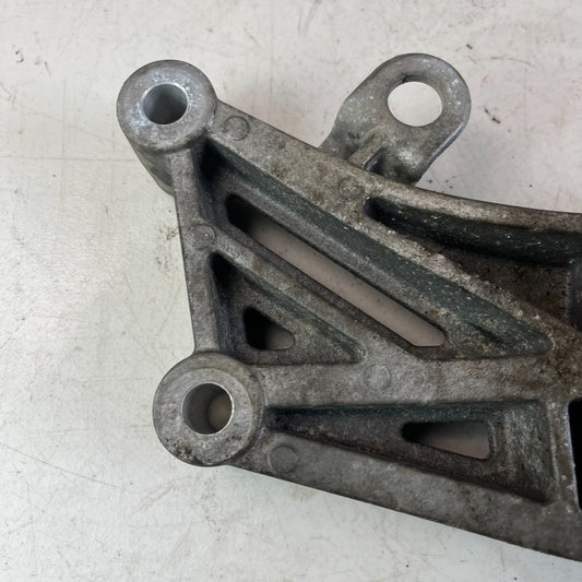 2015-2023 DODGE CHALLENGER TRANSMISSION CROSSMEMBER MOUNT BRACKET 68170323AA OEM
