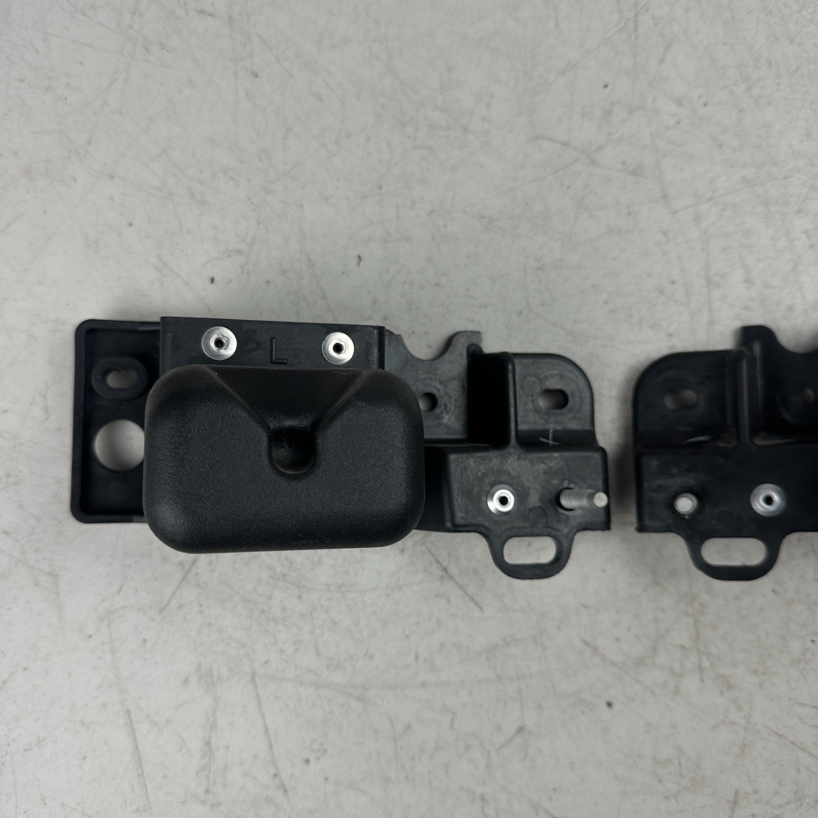 2014-2019 CHEVROLET CORVETTE C7 RIGHT & LEFT TOP ROOF STORAGE BRACKET BRACE OEM
