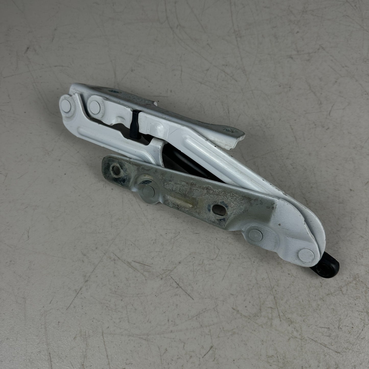 2016-2023 CHEVROLET CAMARO REAR LEFT SIDE TRUNK DECK LID HINGE SUPPORT WHITE OEM