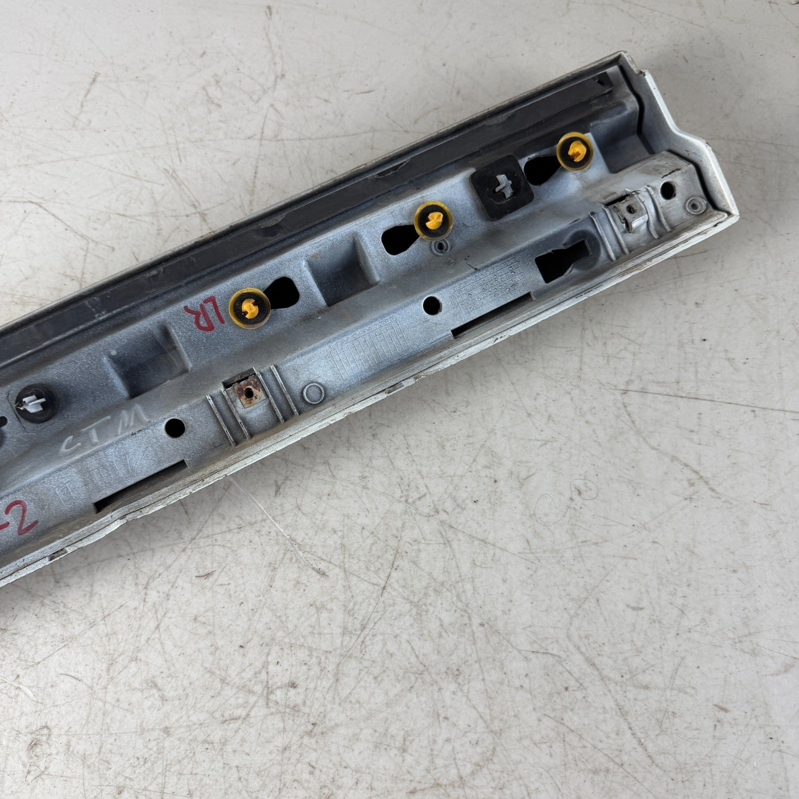 2017-2020 MASERATI LEVANTE REAR LEFT SIDE DOOR LOWER TRIM MOLDING 670035238 OEM