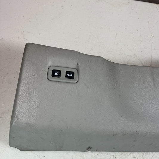 2005-2013 CHEVROLET CORVETTE LEFT DRIVER SIDE LOWER KNEE BOLSTER TRIM PANEL OEM