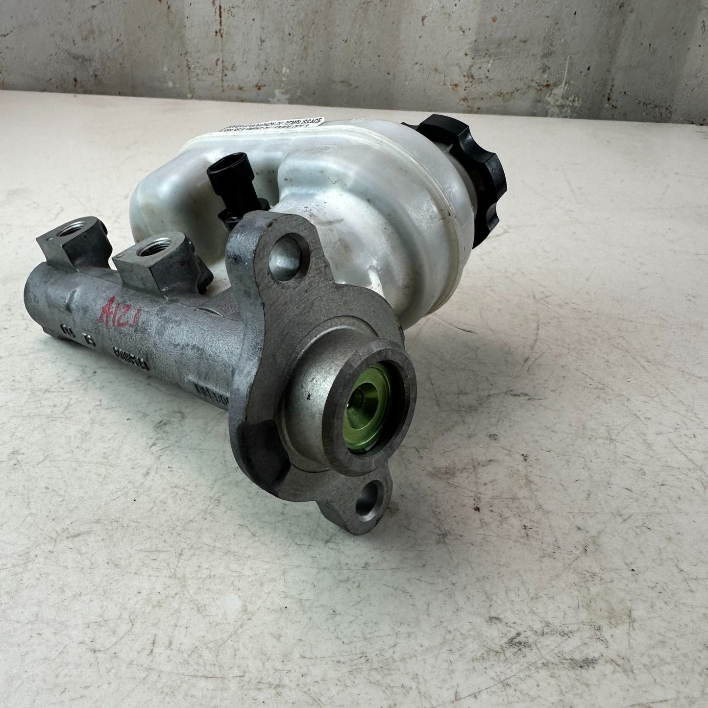 05-13 CHEVROLET CORVETTE C6 BRAKE MASTER CYLINDER WITH RESERVOIR TANK 15770192