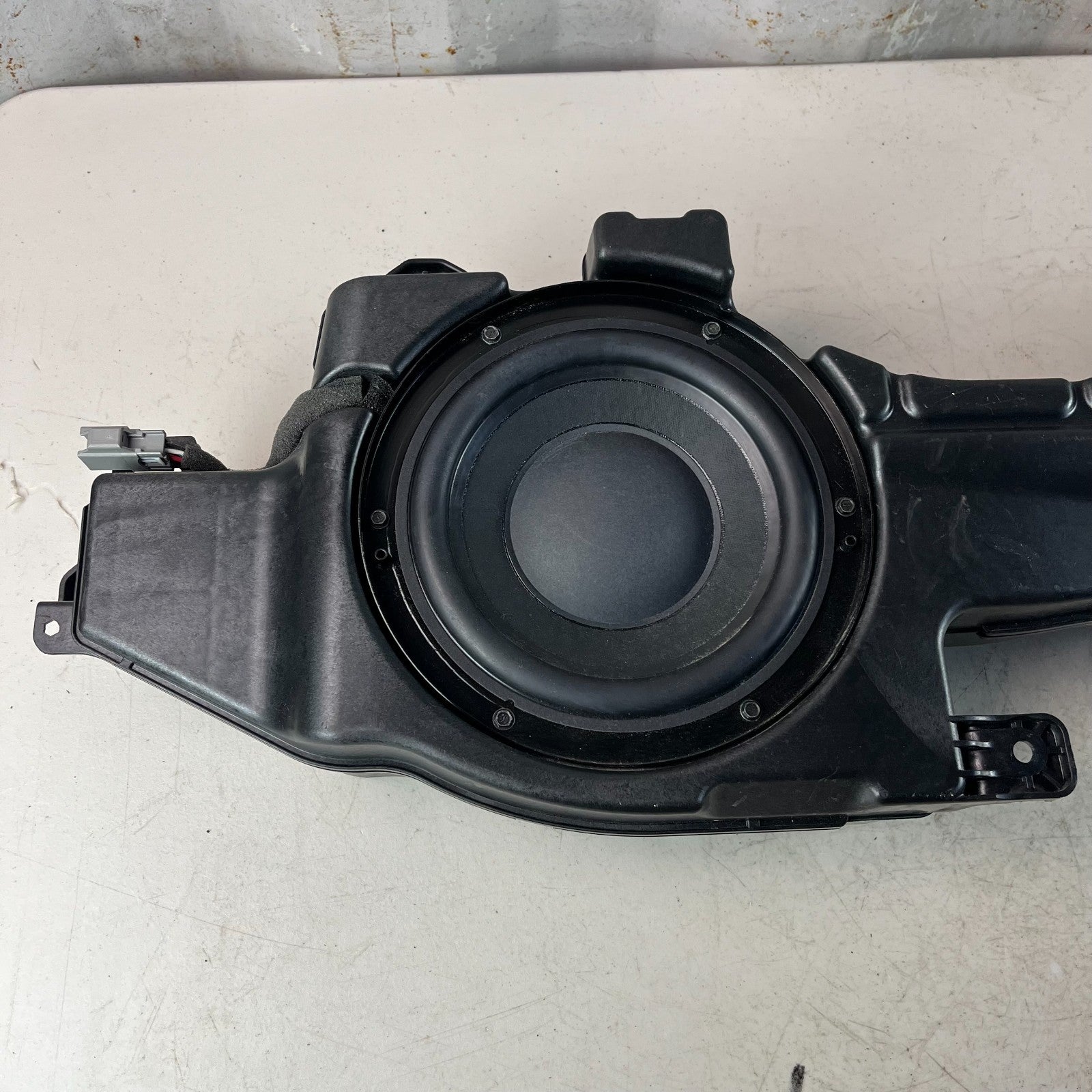 2014-2019 CHEVROLET CORVETTE BOSE AUDIO RADIO SUBWOOFER SUB WOOFER SPEAKER BOX