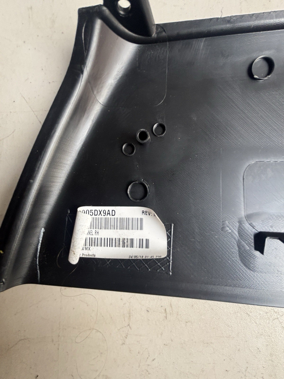 2015-2022 CHRYSLER 300 CENTER CONSOLE RIGHT SIDE COVER PANEL TRIM L0199905 OEM