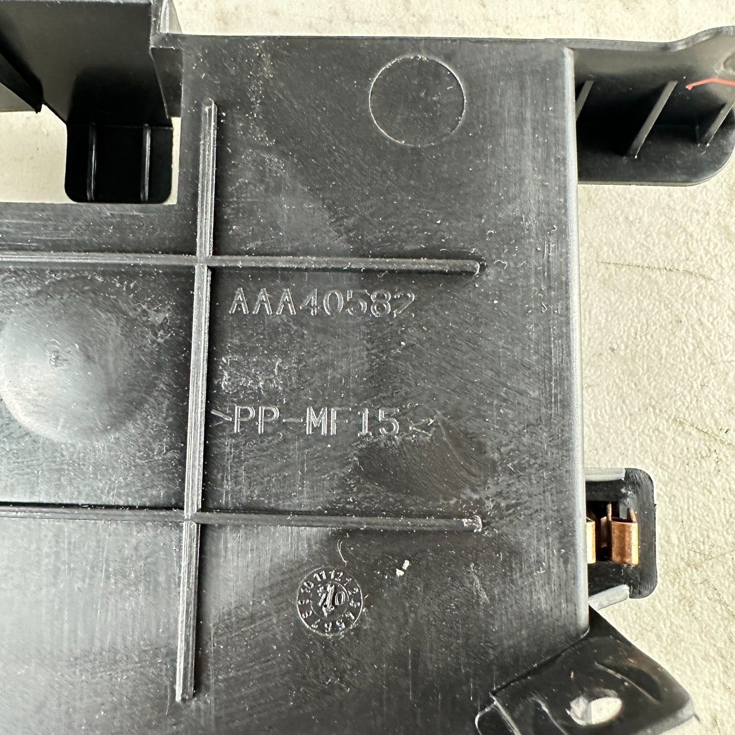 2005-2013 CHEVROLET CORVETTE FRONT DASH KEYLESS CONTROL MODULE BRACKET OEM