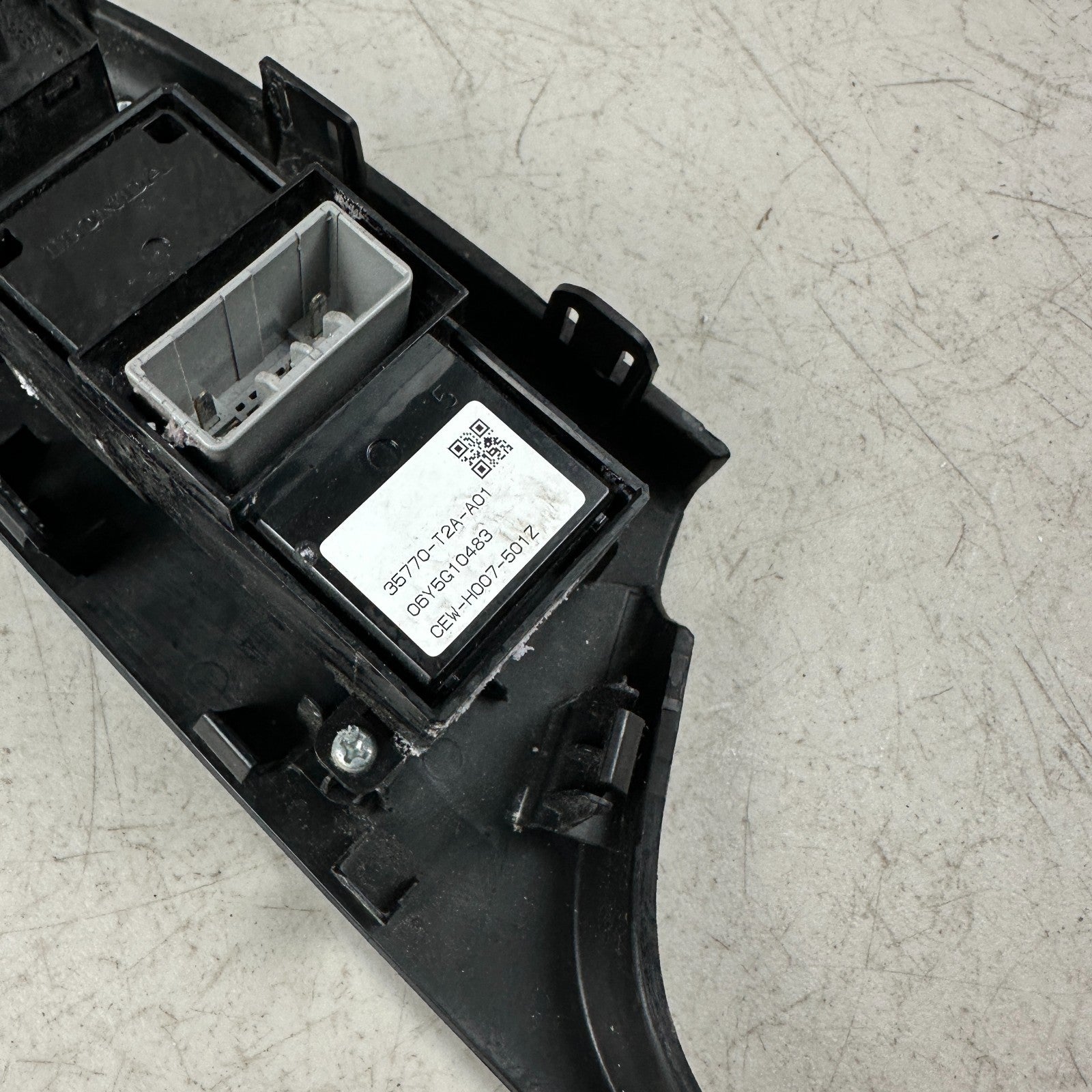 2013-2017 HONDA ACCORD REAR LEFT DRIVER SIDE DOOR WINDOW CONTROL SWITCH OEM