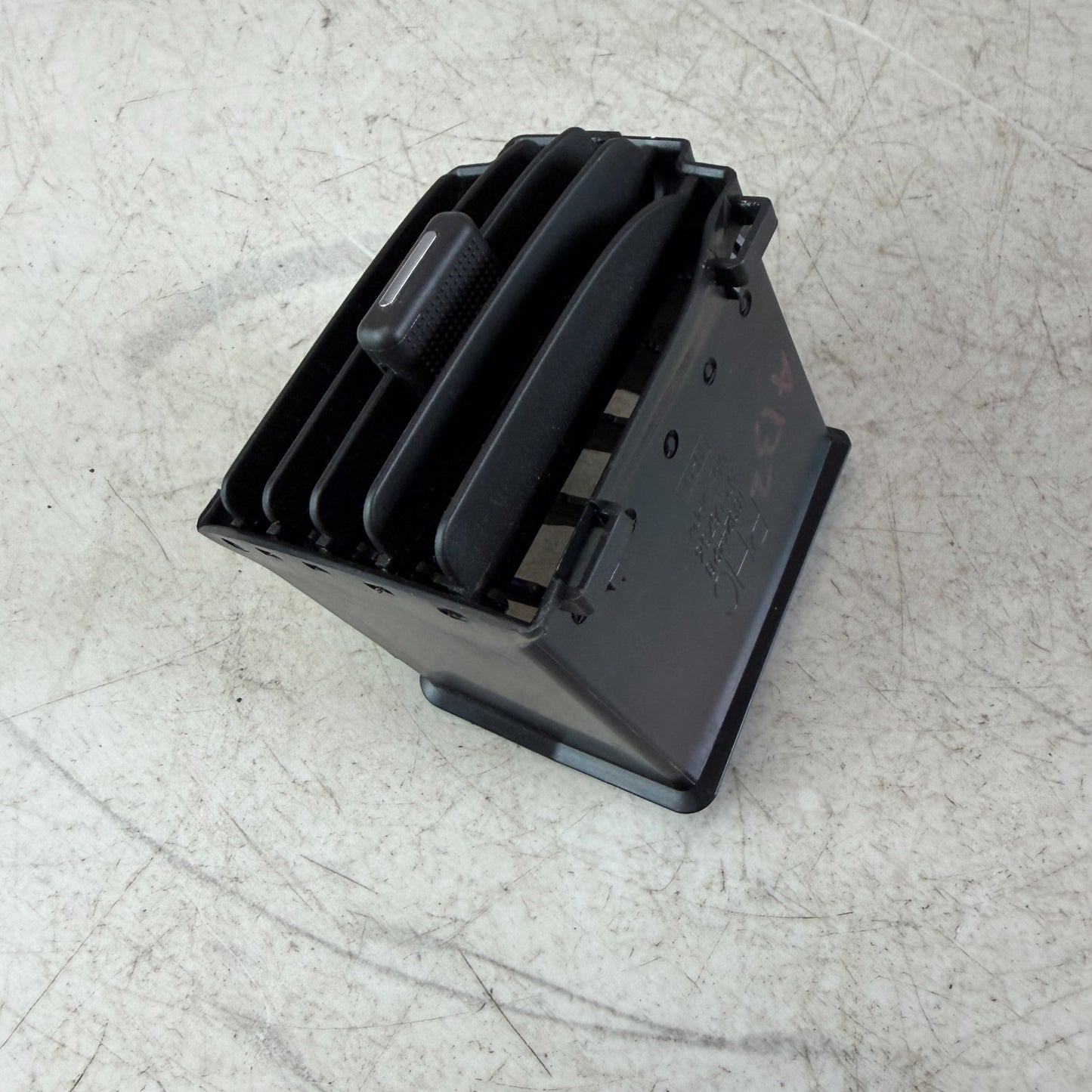 2005-2013 CHEVROLET CORVETTE C6 FRONT RIGHT SIDE CONSOLE AC AIR VENT GRILLE OEM