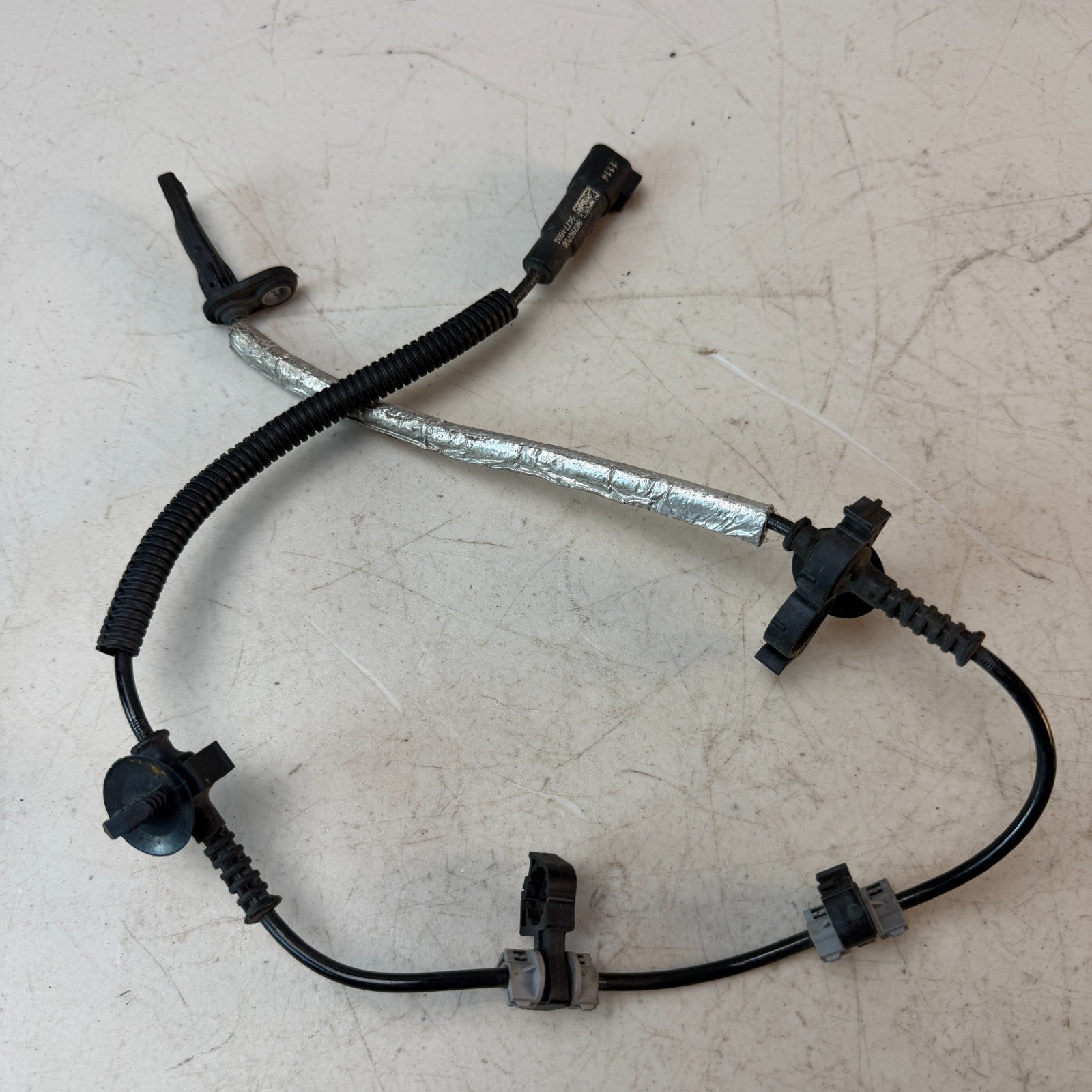 2016-2024 CHEVY CAMARO FRONT LEFT / RIGHT ABS WHEEL SPEED SENSOR 86790706 OEM