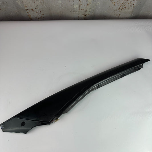 2005-2013 CHEVROLET CORVETTE C6 FRONT LEFT SIDE DOOR WINDOW A-PILLAR MOLDING OEM