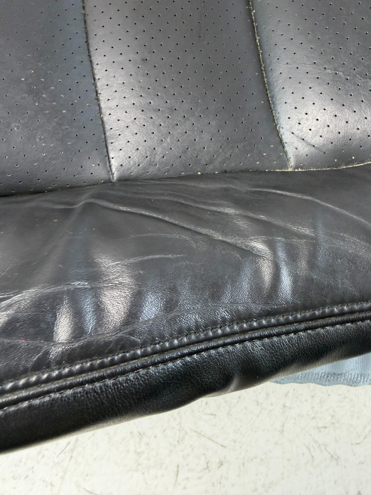 2005-2013 CHEVROLET CORVETTE C6 LEFT DRIVER SIDE LOWER BENCH SEAT CUSHION BLACK