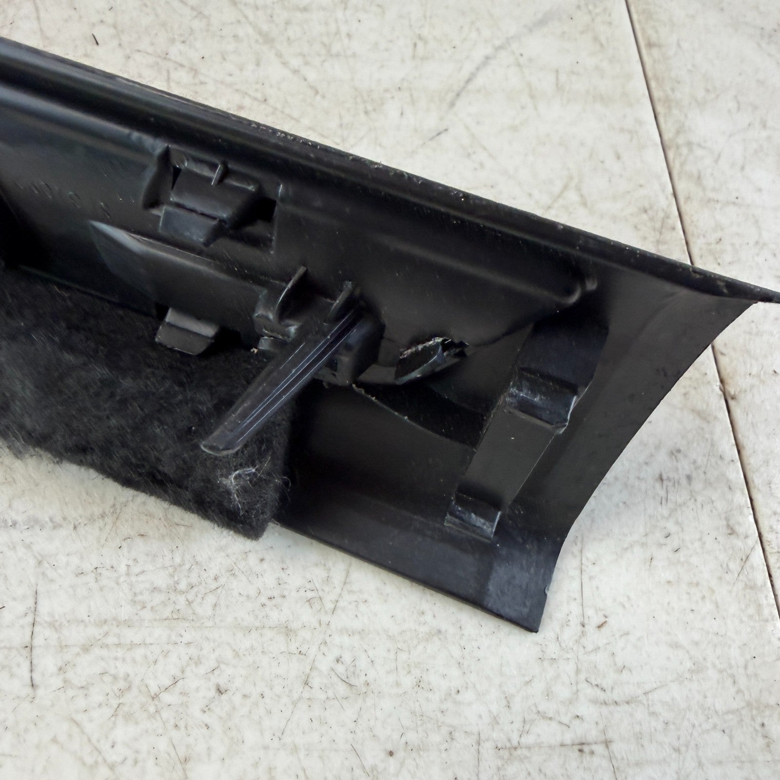 2017-2024 MASERATI LEVANTE FRONT LEFT DRIVER DOOR SILL SCUFF PLATE PANEL OEM