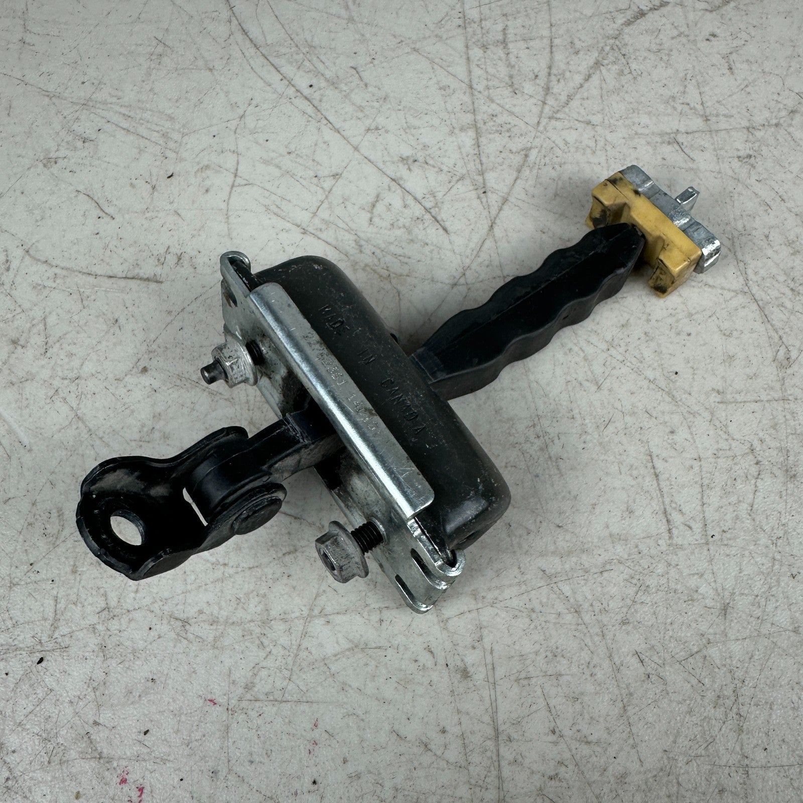 14-19 CHEVROLET CORVETTE C7 RIGHT PASSENGER SIDE DOOR CHECK STOPPER 22762361 OEM