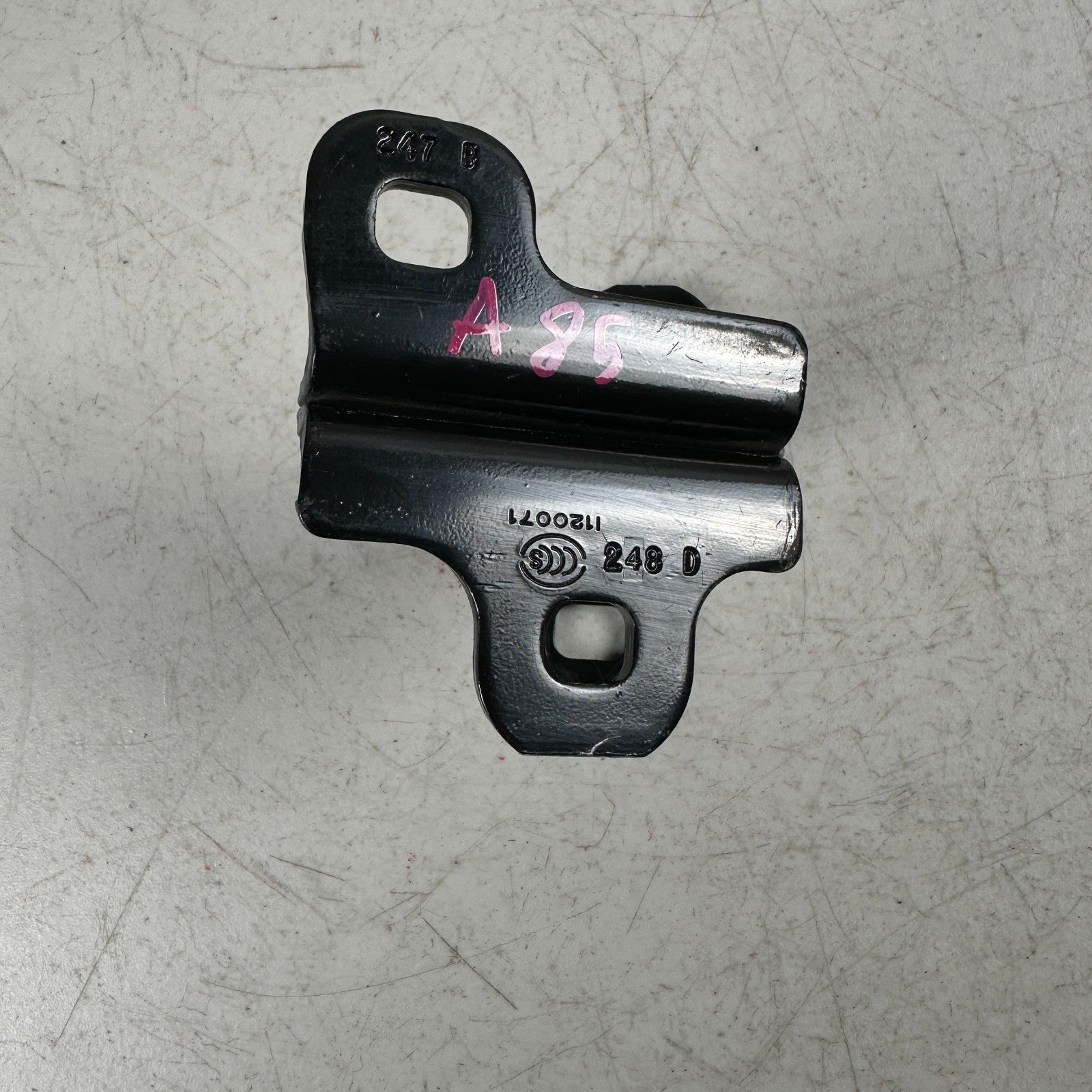 2014-2019 CHEVROLET CORVETTE C7 FRONT LH LEFT SIDE LOWER DOOR HINGE BLACK OEM