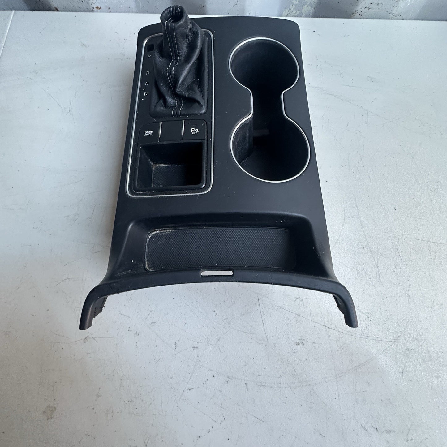 2016-2020 Kia Sorento Center Console Shifter Cup Holders Shifter Trim Bezel