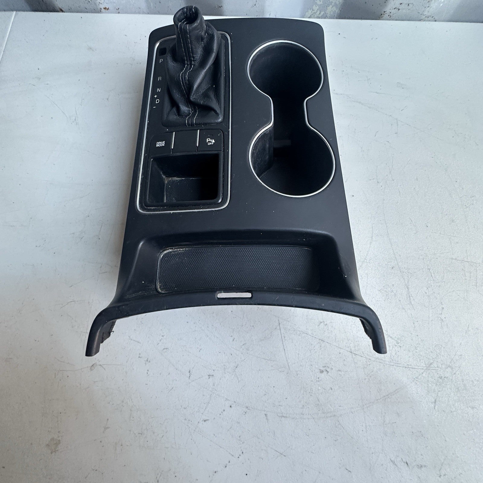 2016-2020 Kia Sorento Center Console Shifter Cup Holders Shifter Trim Bezel