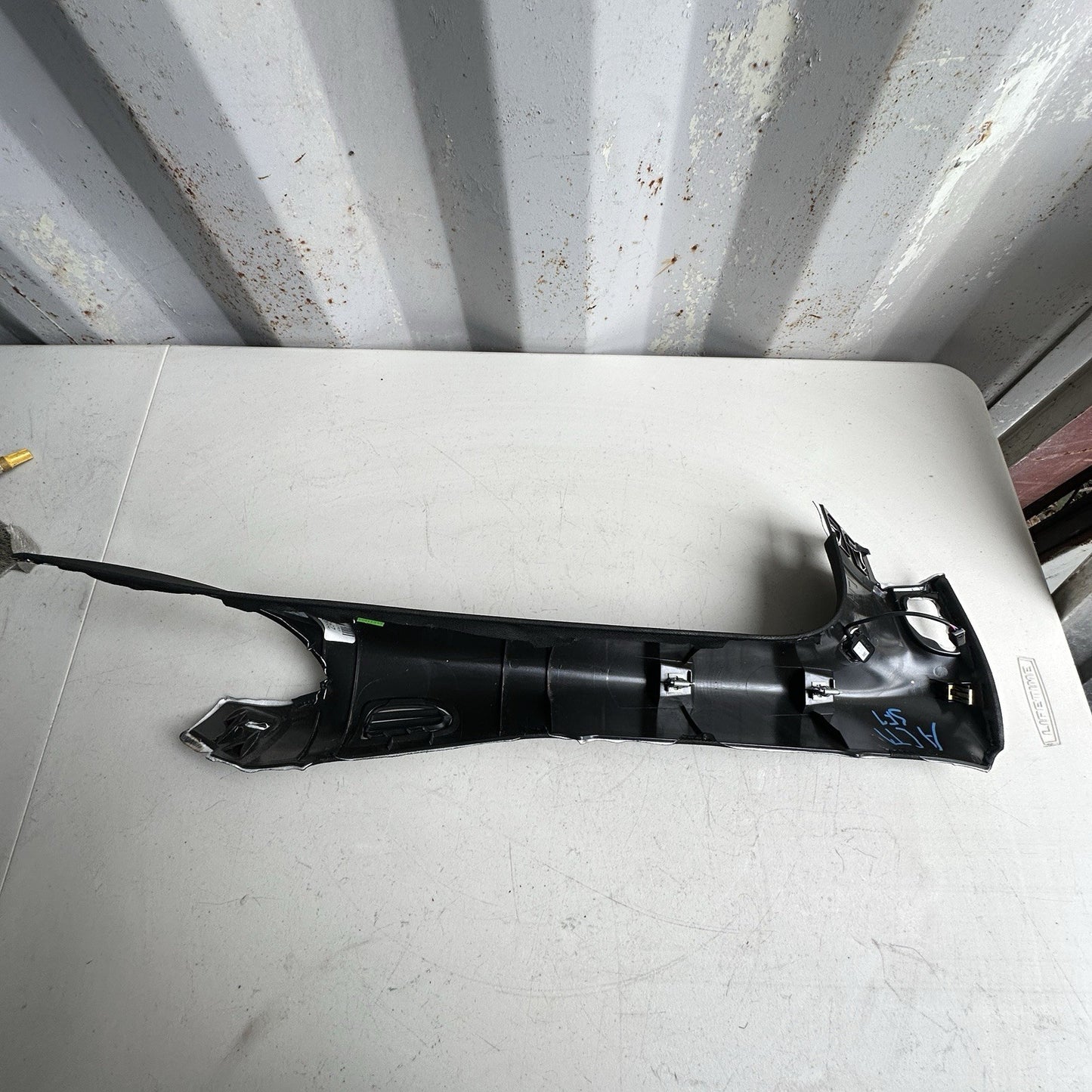 14-19 Chevy Corvette C7 Jet Black LH Windshield Garnish Molding A Pillar