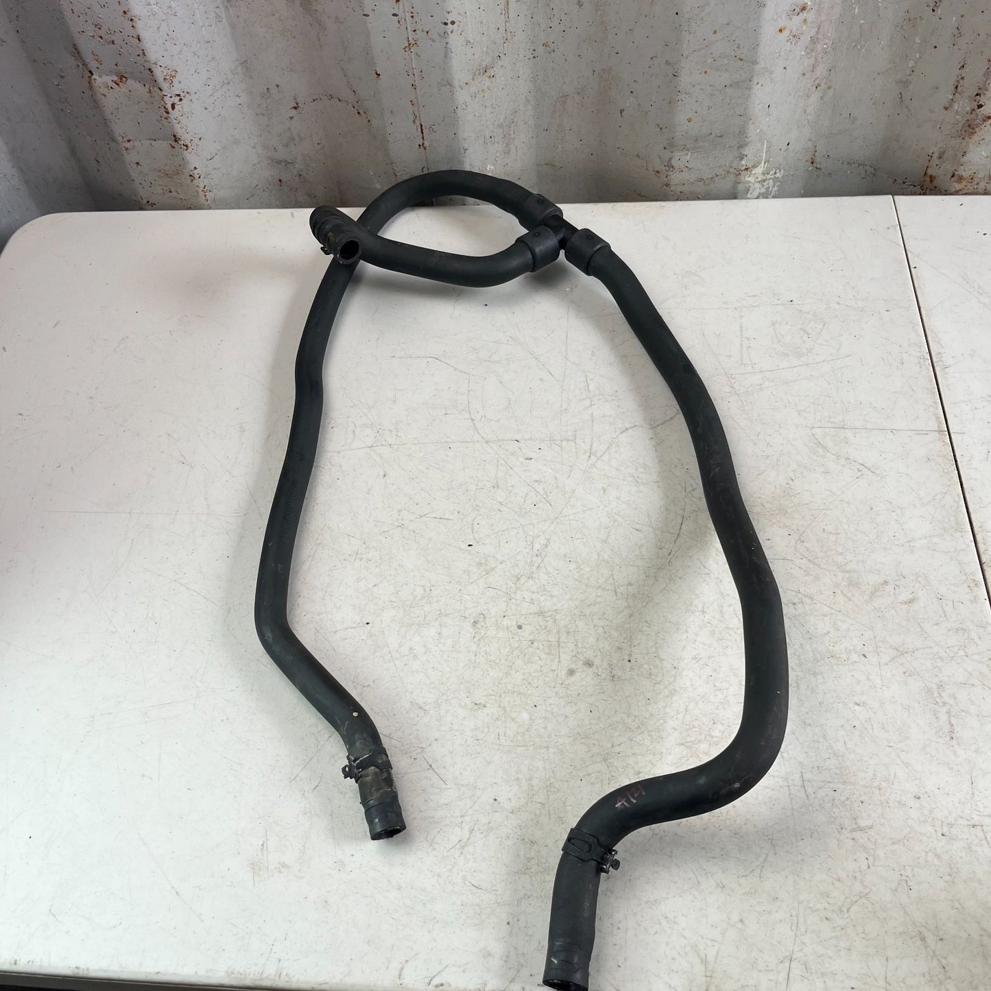 2005-2013 CHEVROLET CORVETTE C6 RADIATOR UPPER HEATER COOLANT HOSE PIPE OEM