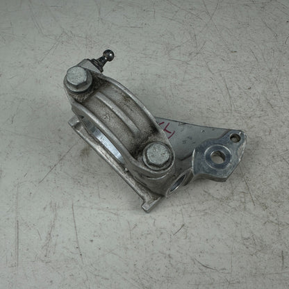 2014-2019 CHEVROLET CORVETTE C7 FRONT RIGHT SIDE STABILIZER SWAY BAR BRACKET OEM