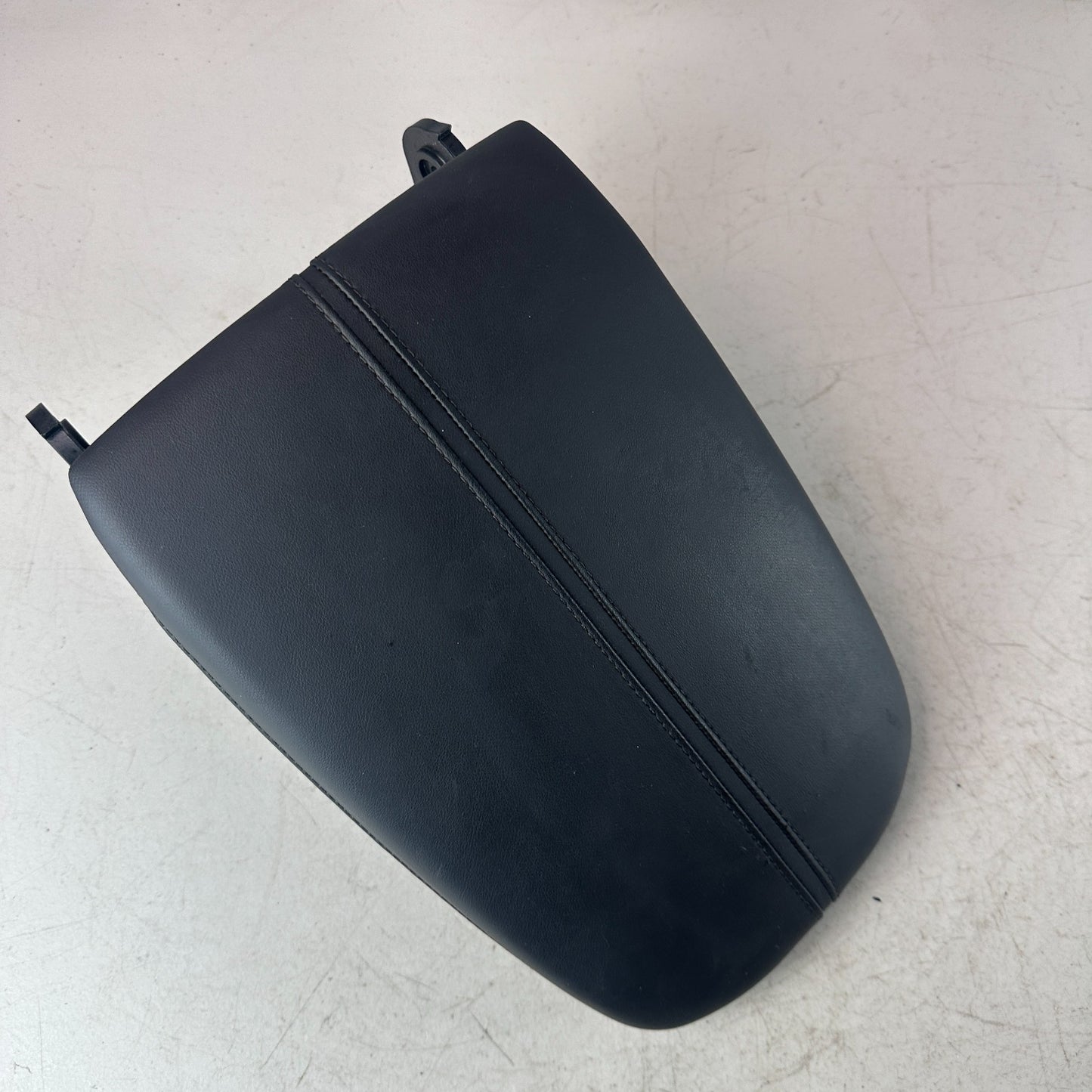 2015-2020 ACURA TLX CENTER FRONT CONSOLE LID ARM REST ARM REST 83405-TZ3-A01ZW