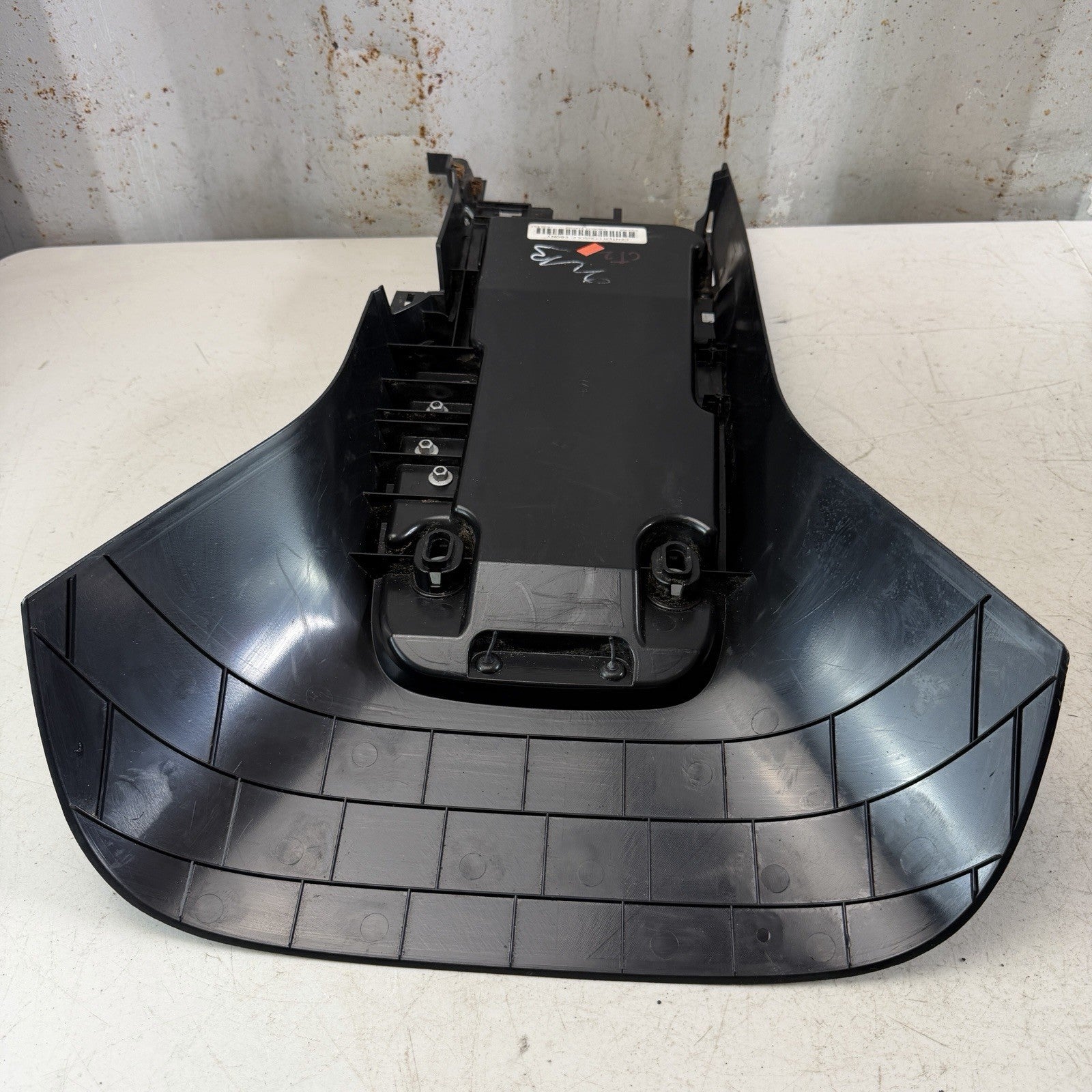 05-10 CHEVROLET CORVETTE C6 FRONT CENTER CONSOLE ARM REST LID FRAME BLACK OEM