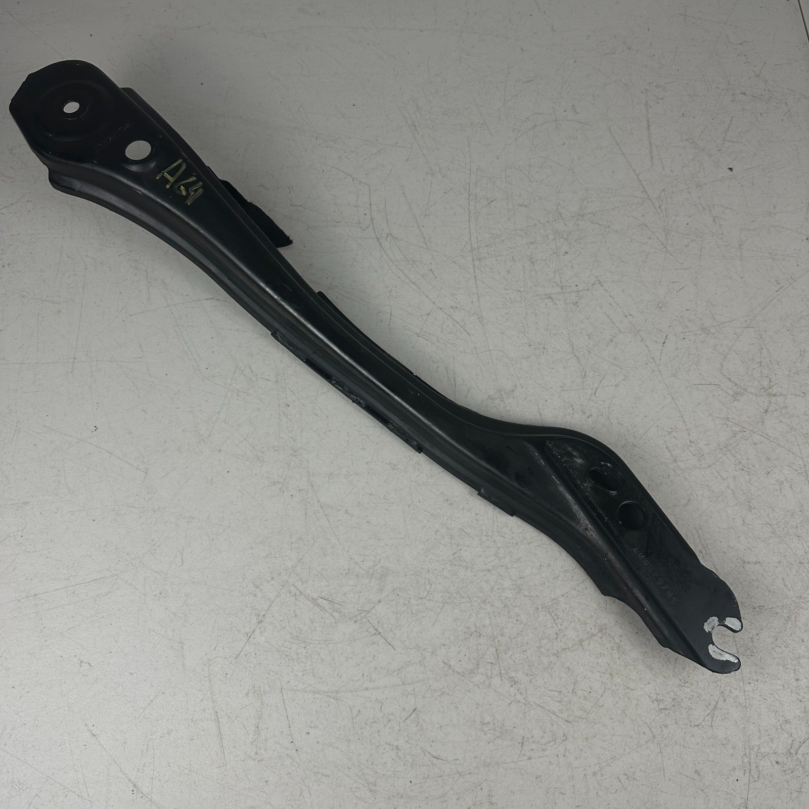 2016-2023 CHEVY CAMARO REAR LEFT SIDE SUSPENSION SUBFRAME BRACE BRACKET OEM