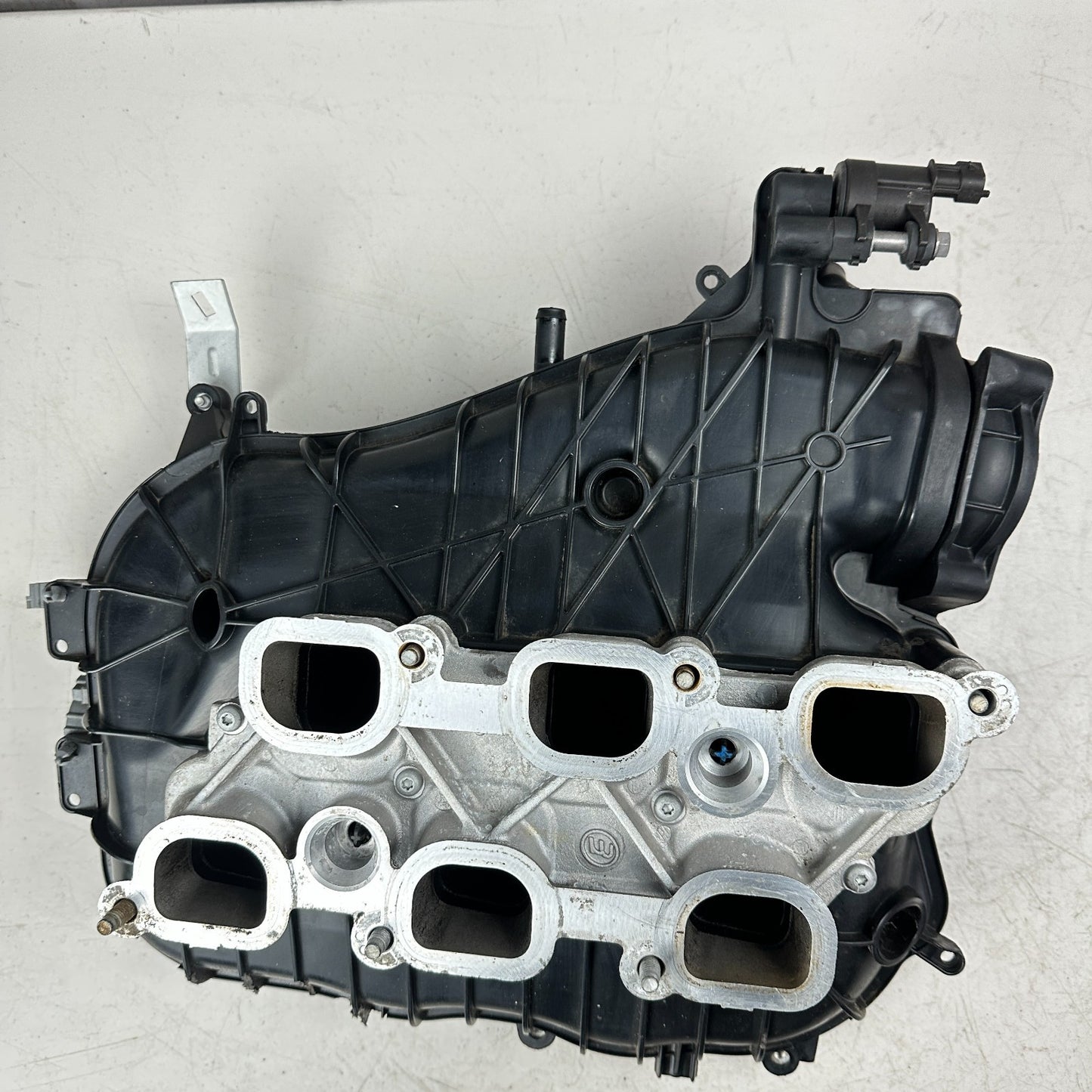 2013-2019 CADILLAC XTS UPPER ENGINE MOTOR INTAKE MANIFOLD THROTTLE 12634616 OEM