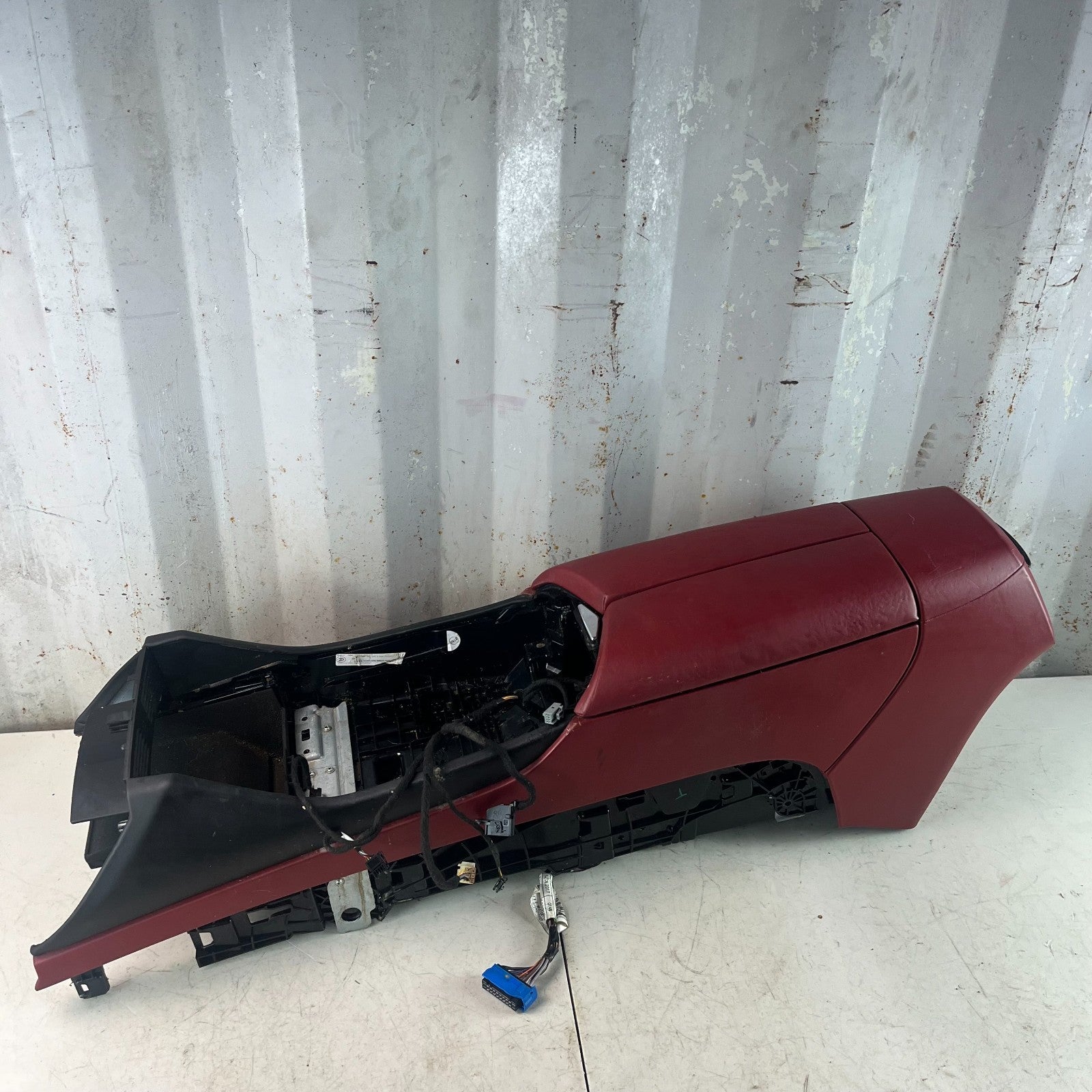 2017-2020 MASERATI LEVANTE CENTER CONSOLE BASE FRAME PANEL W/ ARMREST RED OEM