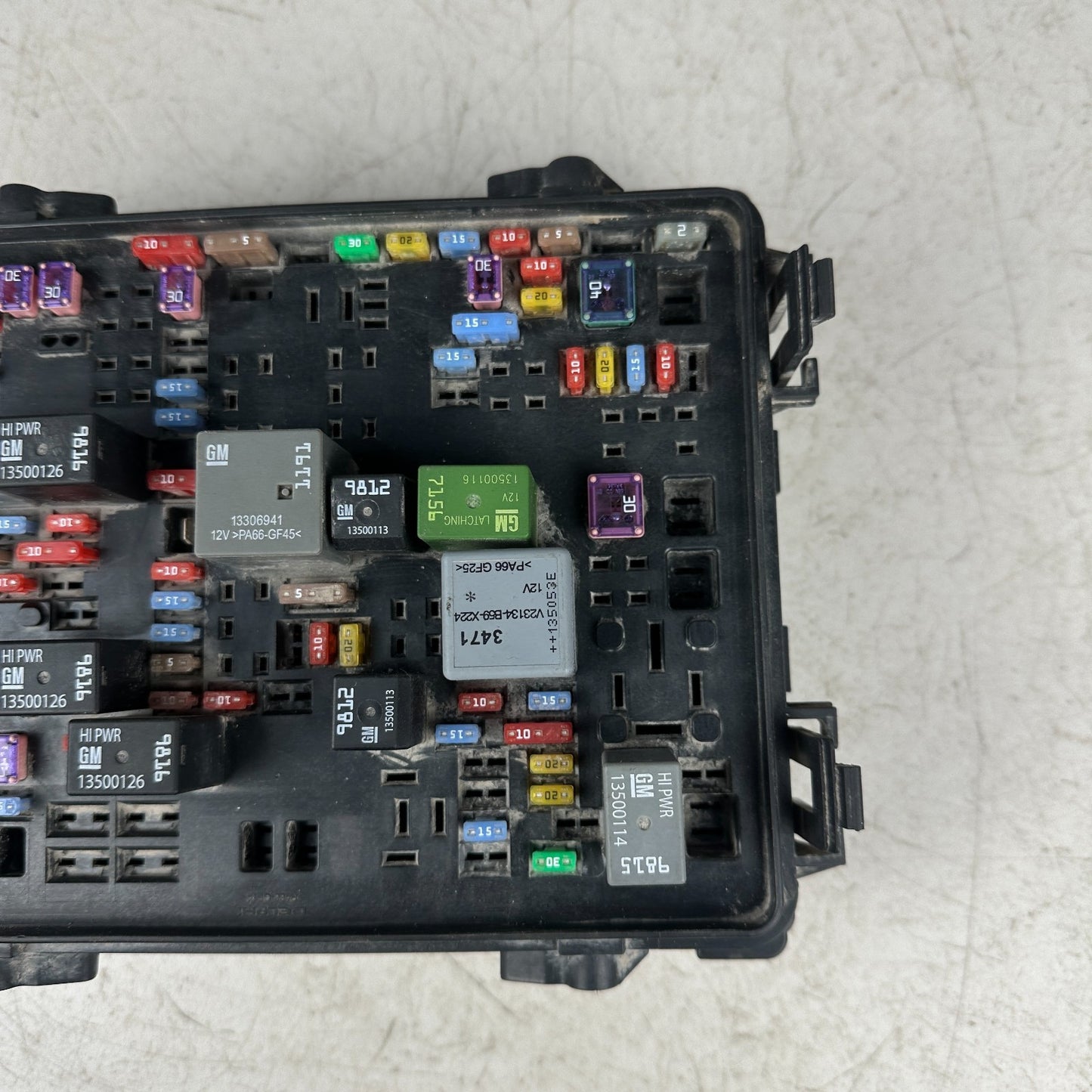 2014-2019 CHEVROLET CORVETTE C7 UNDER HOOD RELAY FUSE BOX ASSEMBLY 23189699 OEM