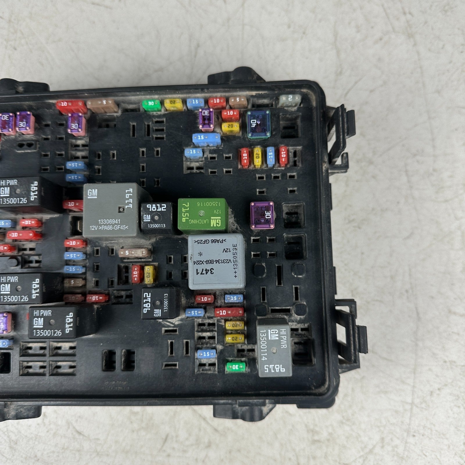 2014-2019 CHEVROLET CORVETTE C7 UNDER HOOD RELAY FUSE BOX ASSEMBLY 23189699 OEM