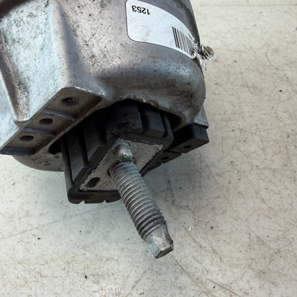 2017-2024 CHEVY CAMARO FRONT RIGHT PASSENGER SIDE ENGINE MOTOR MOUNT 84122578