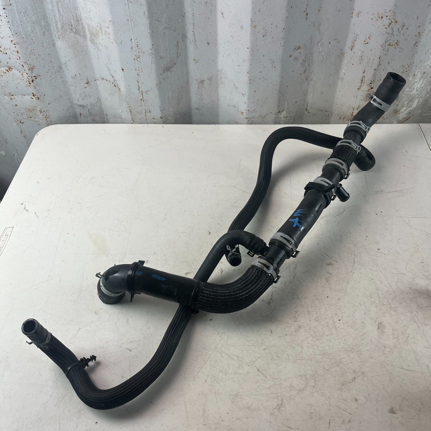 2016-24 CHEVROLET CAMARO FRONT RADIATOR LOWER COOLANT COOLING HOSE PIPE LINE OEM